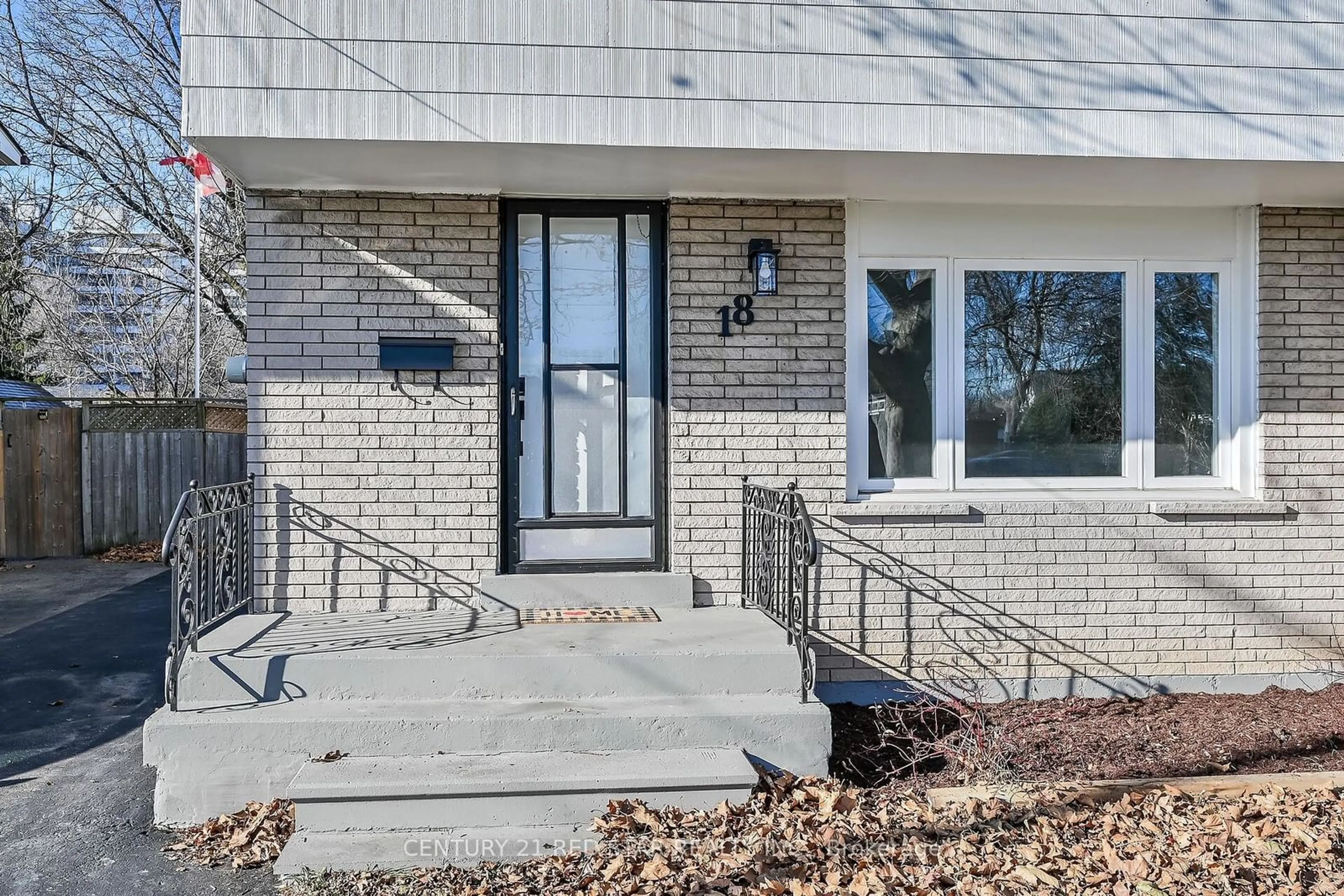 A pic from exterior of the house or condo, the street view for 18 Palmer Rd, Hamilton Ontario L8T 3E6