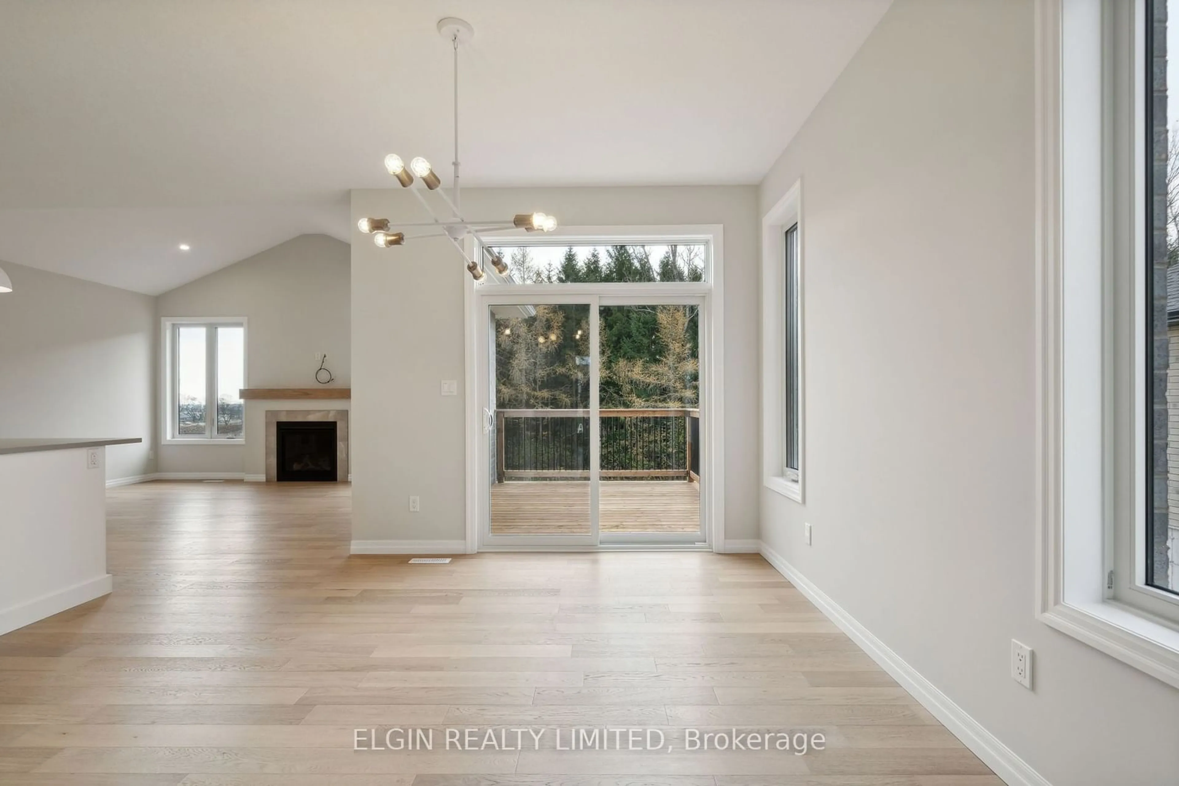 Indoor entryway, wood floors for 128 Graydon Dr, South-West Oxford Ontario N0J 1N0