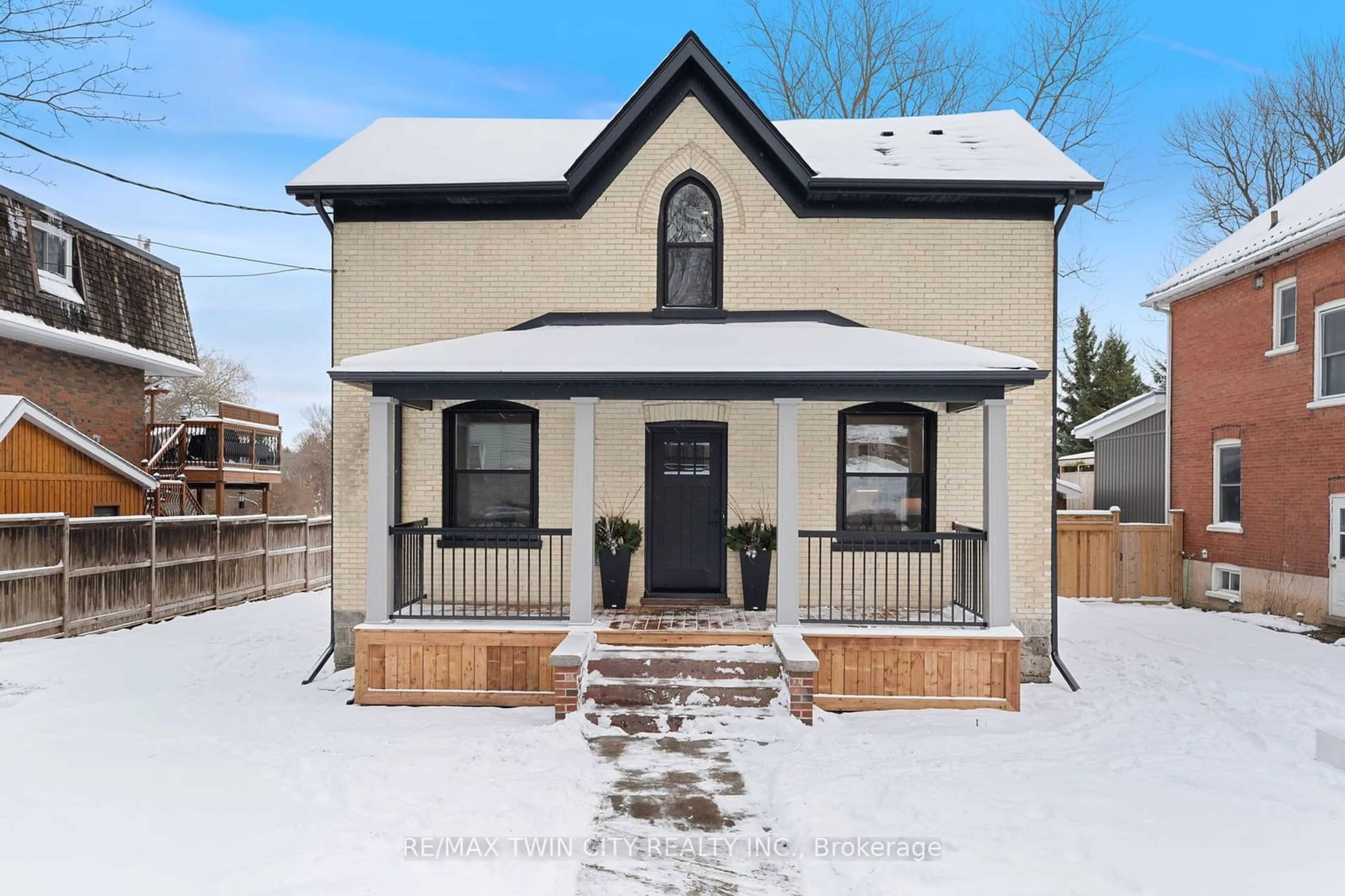 Frontside or backside of a home, cottage for 351 Fountain St, Cambridge Ontario N3H 1J2