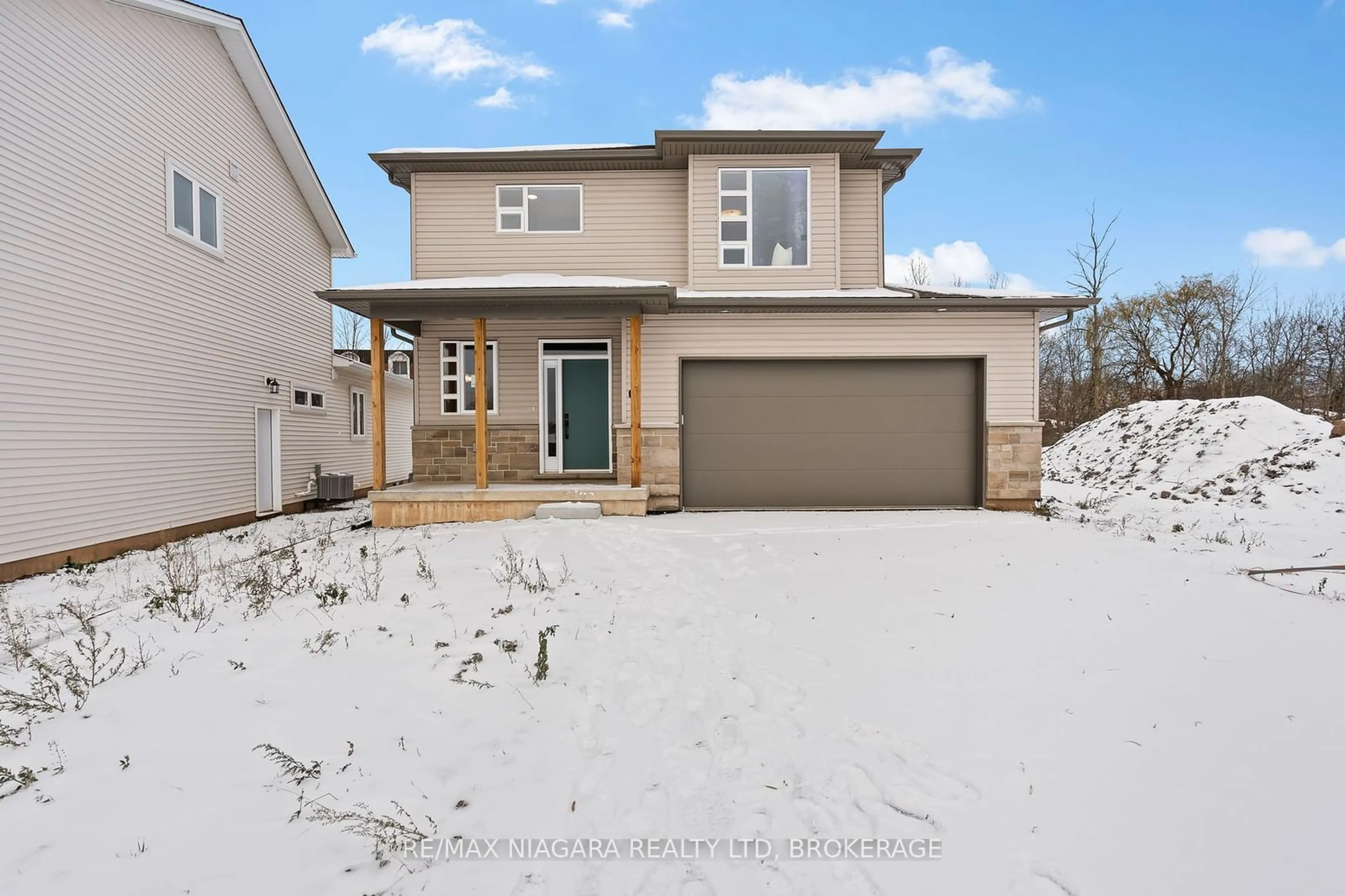 Frontside or backside of a home, the street view for 3356 WILLGUARD Crt, Niagara Falls Ontario L2G 7N7