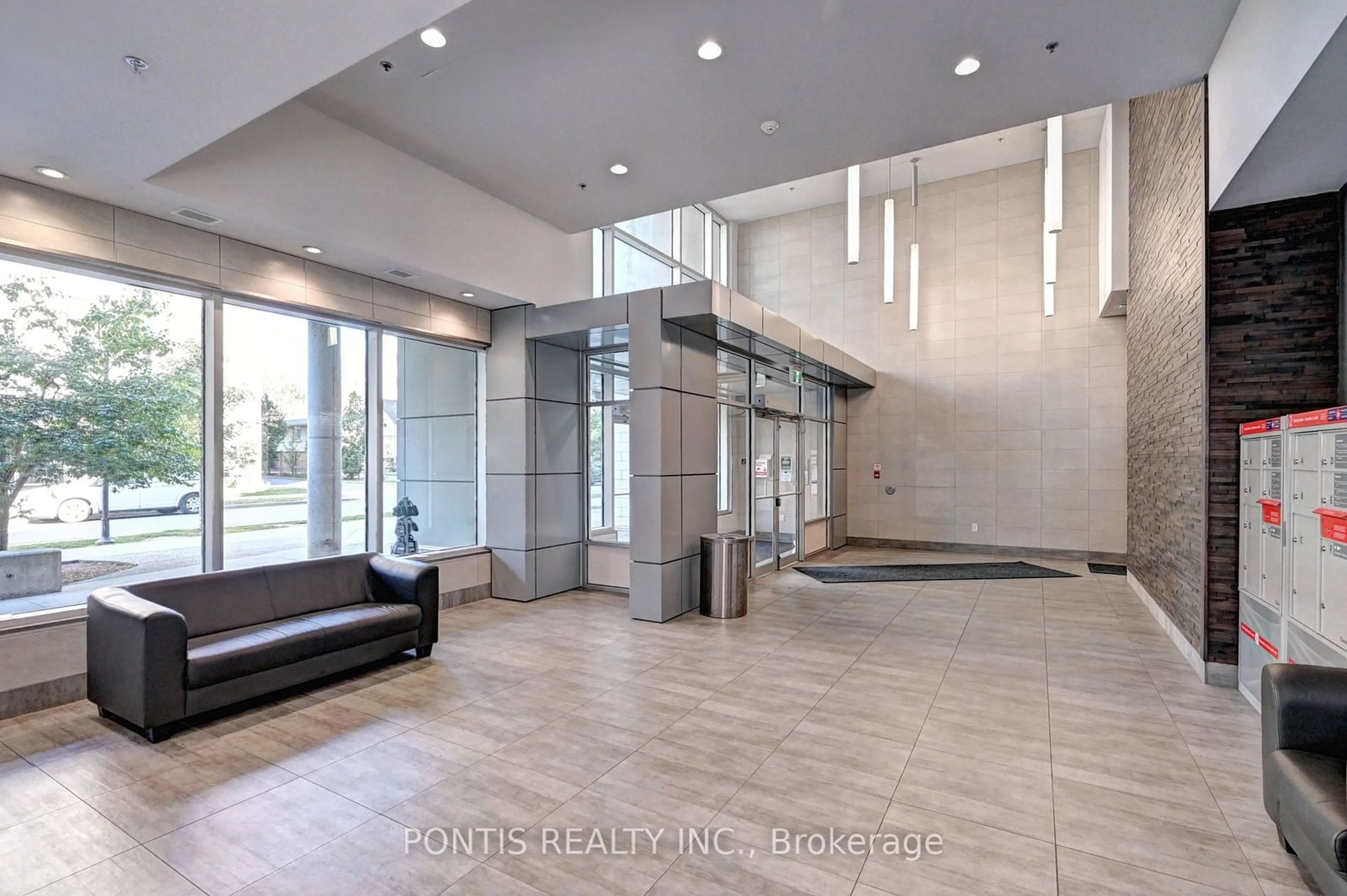 Indoor foyer for 318 Spruce St #1104, Waterloo Ontario N2L 3M7