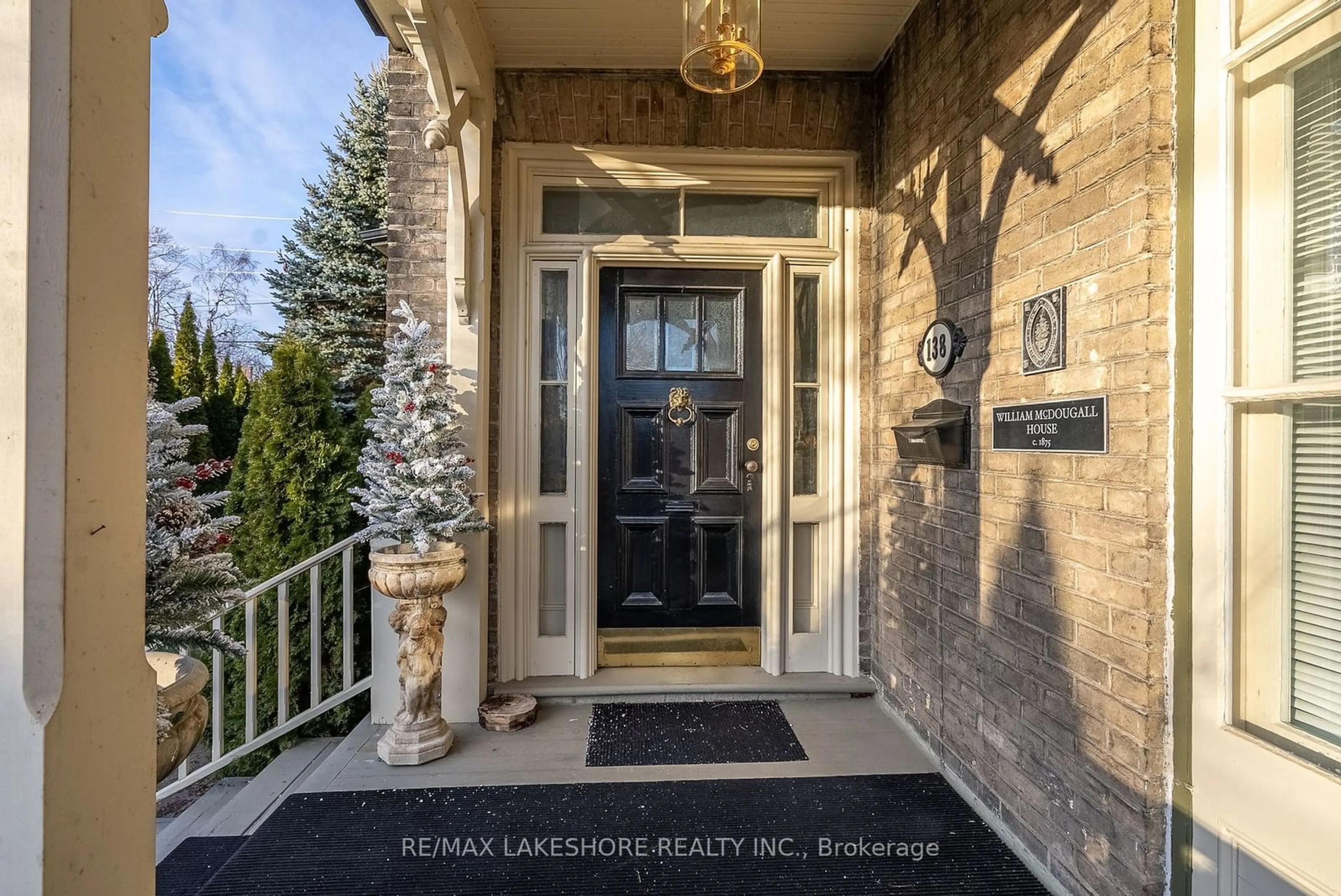 Indoor entryway, wood floors for 138 BAGOT St, Cobourg Ontario K9A 3G1