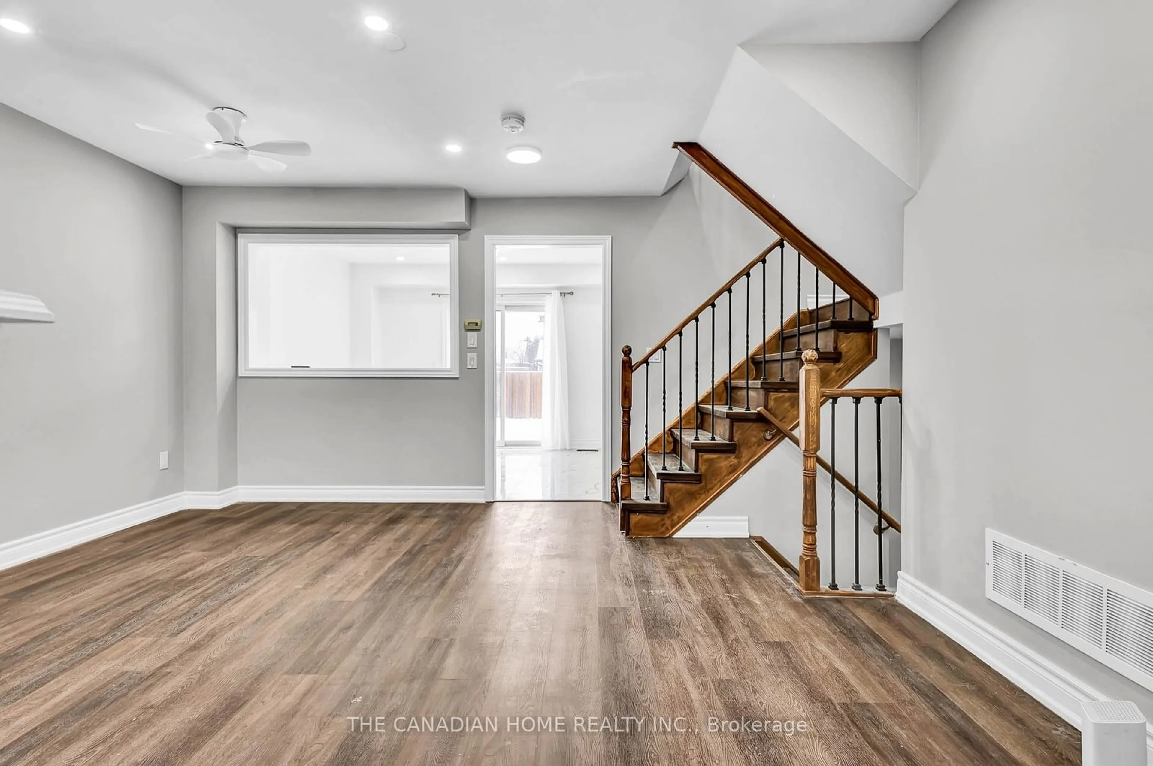 Indoor entryway for 415 Orvis Cres, Shelburne Ontario L0N 1S2