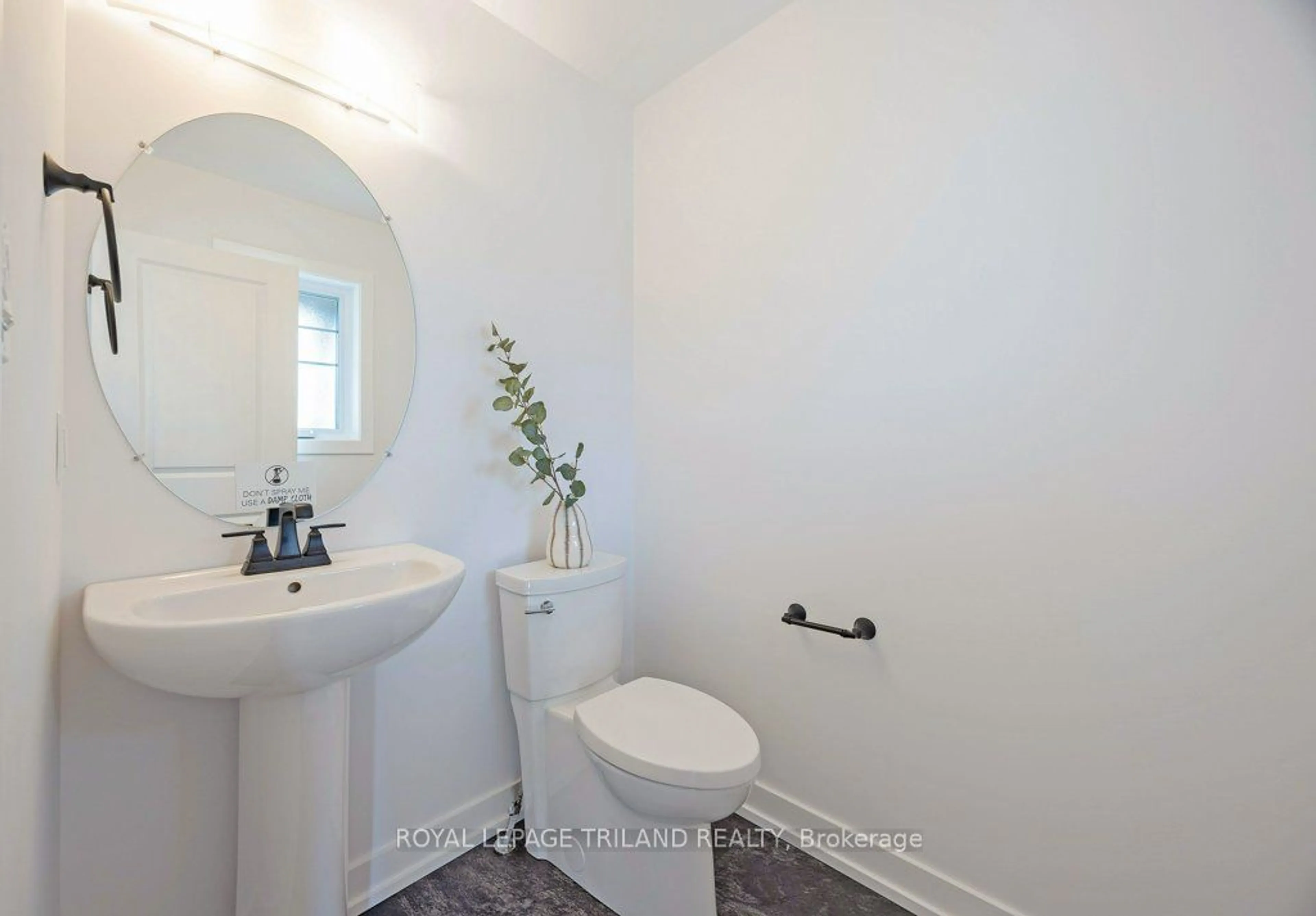 Standard bathroom, ceramic/tile floor for 57 SILVERLEAF Path, St. Thomas Ontario N5R 0N7