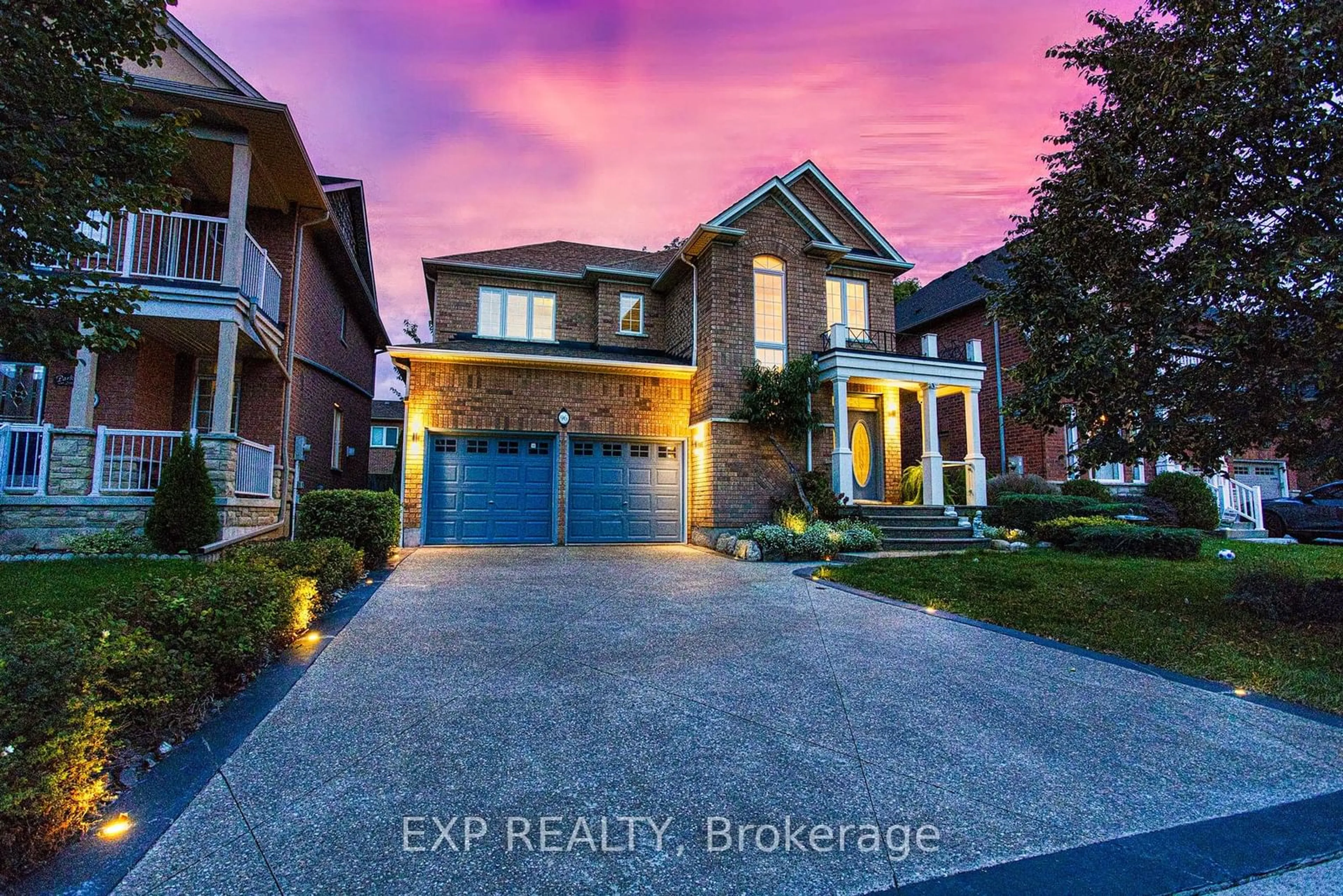 Frontside or backside of a home, the street view for 96 Glenmeadow Cres, Hamilton Ontario L8E 6C2