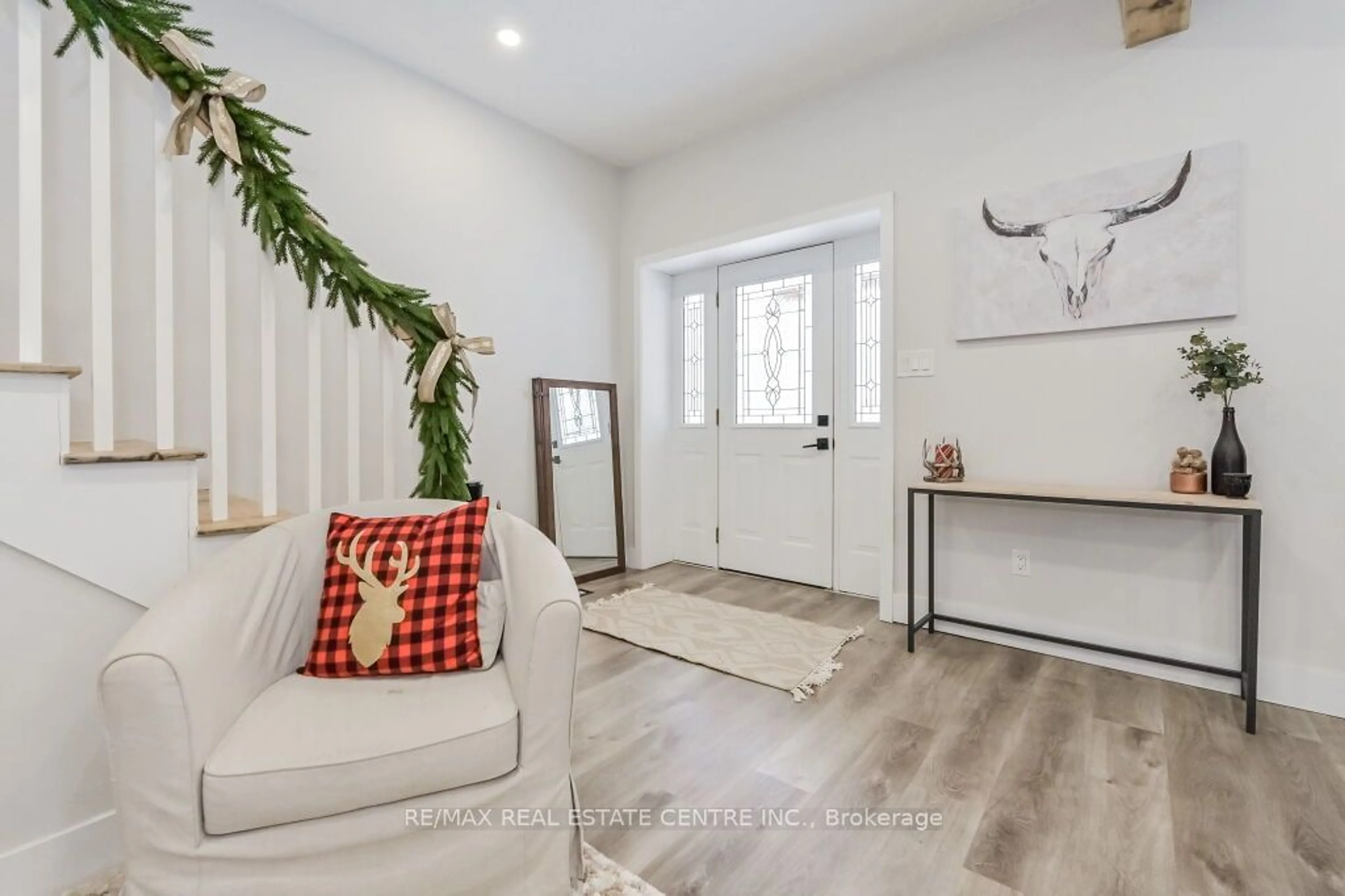 Indoor entryway, wood floors for 281 Smith St, Wellington North Ontario N0G 1A0