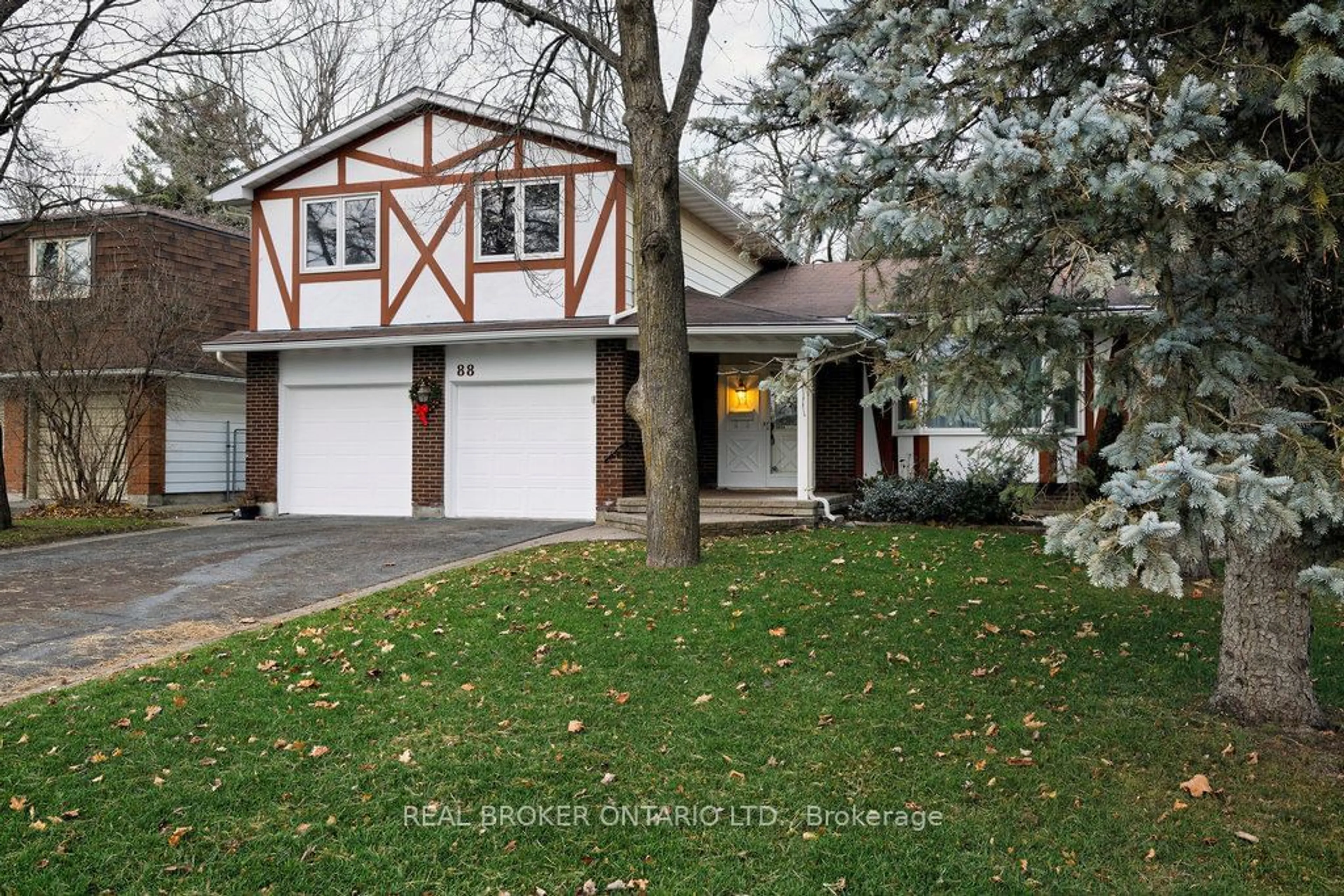 Frontside or backside of a home, cottage for 88 Northpark Dr, Blackburn Hamlet Ontario K1B 4V3