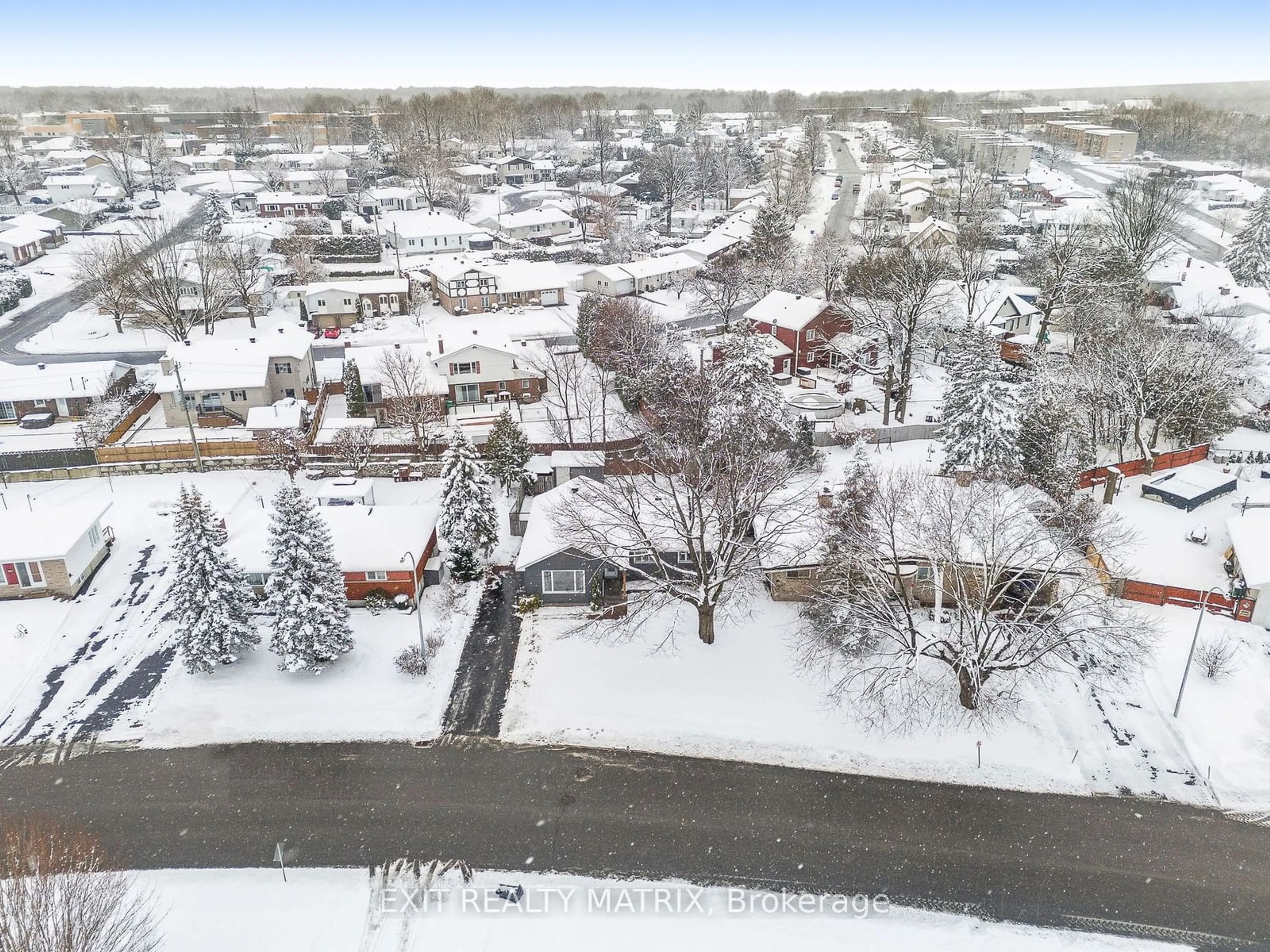 A pic from exterior of the house or condo, the street view for 452 Cecile Blvd, Hawkesbury Ontario K6A 1N9