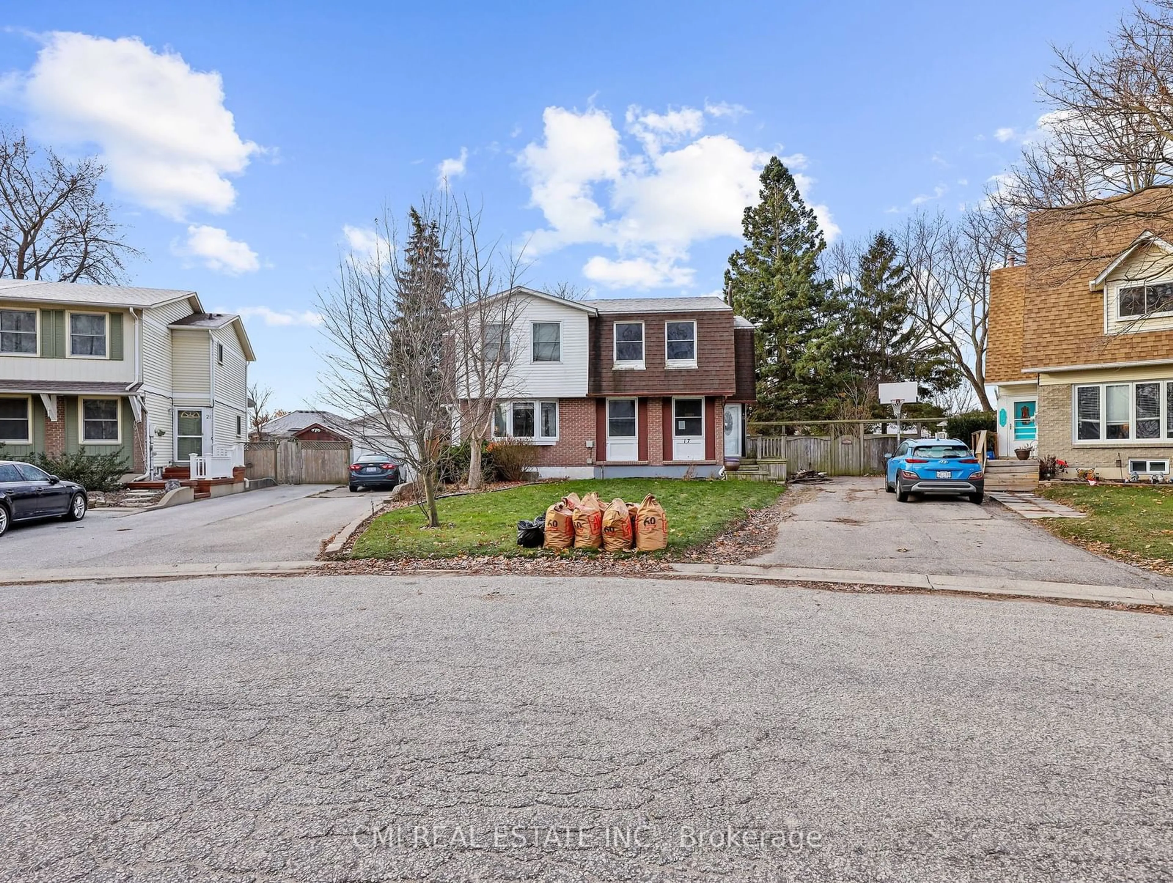 A pic from exterior of the house or condo, the street view for 17 Maplestone Ave, Sarnia Ontario N7S 4X1