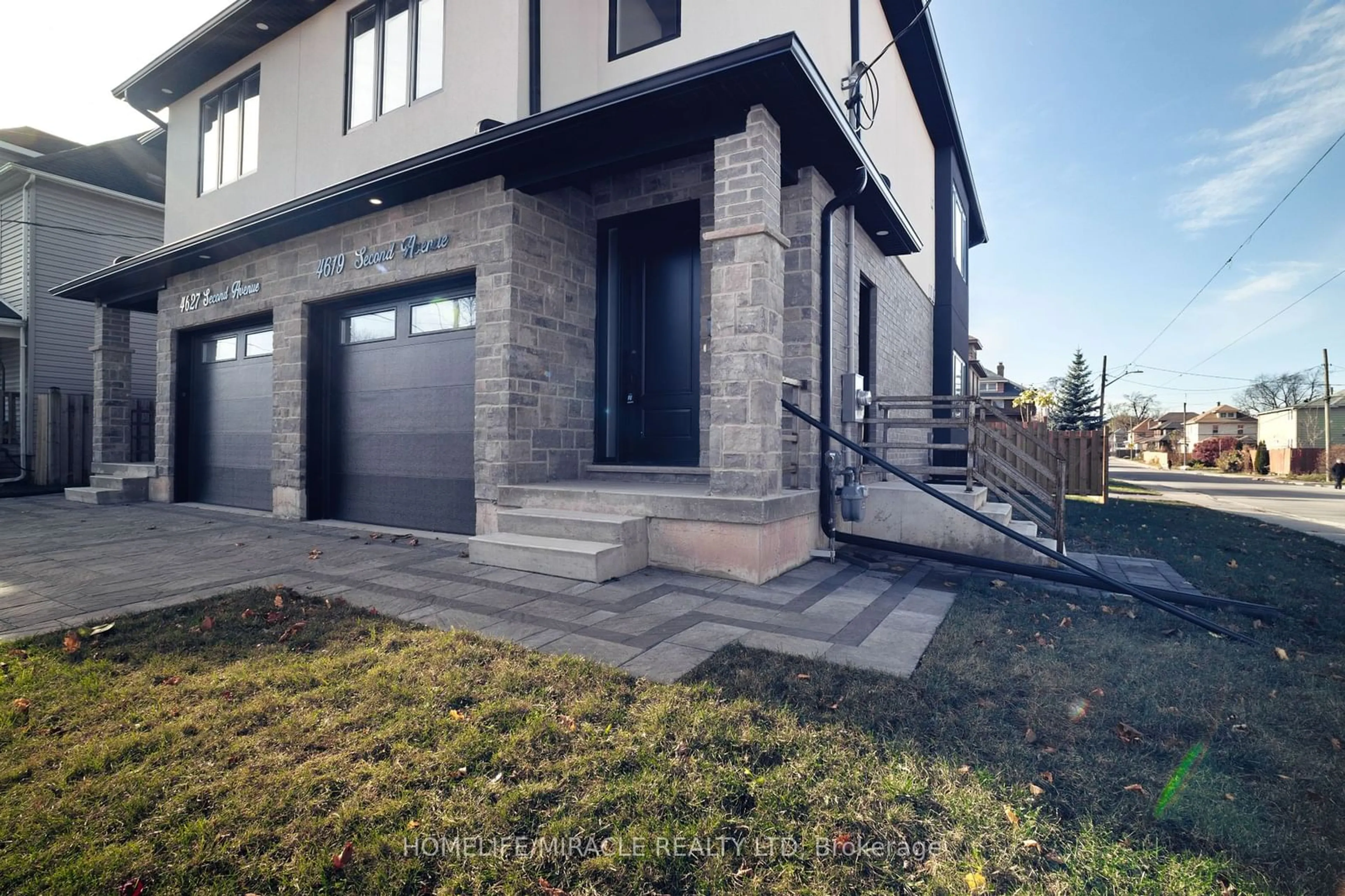 Frontside or backside of a home, the street view for 4619 Second Ave, Niagara Falls Ontario L2E 4H5