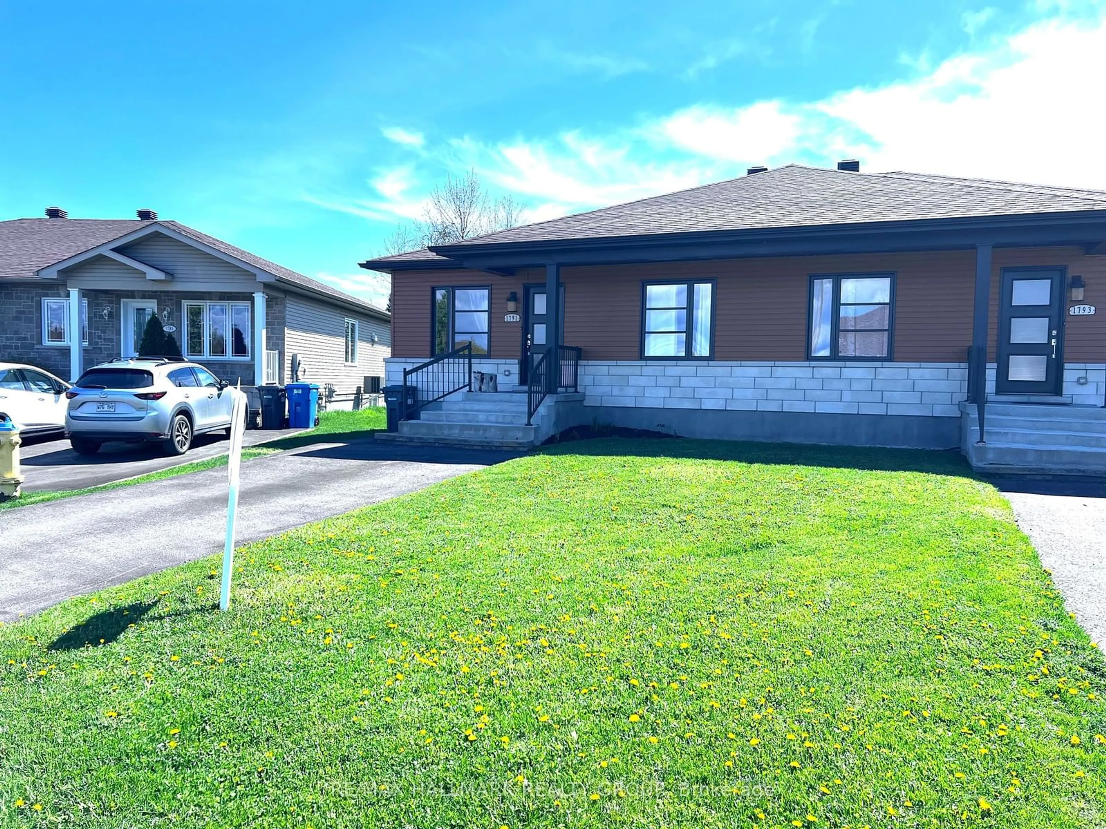 Frontside or backside of a home, the front or back of building for 1791 SUZIE Cres, Champlain Ontario K6A 3P7