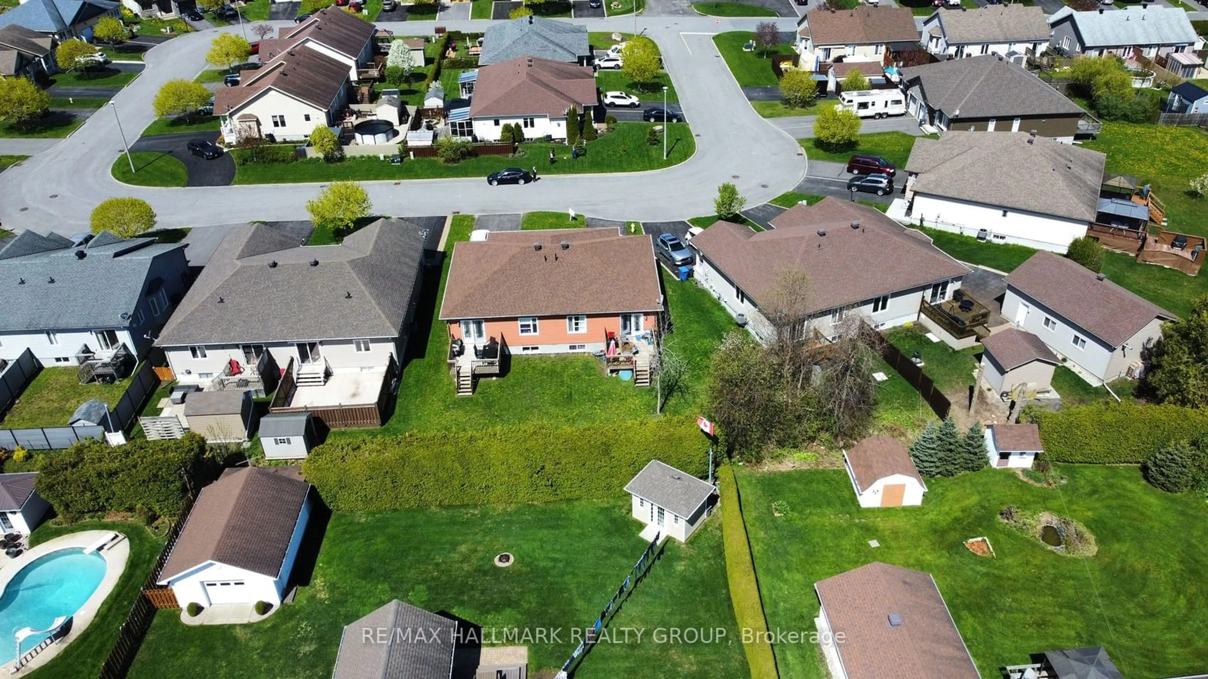 Frontside or backside of a home, the street view for 1791 SUZIE Cres, Champlain Ontario K6A 3P7