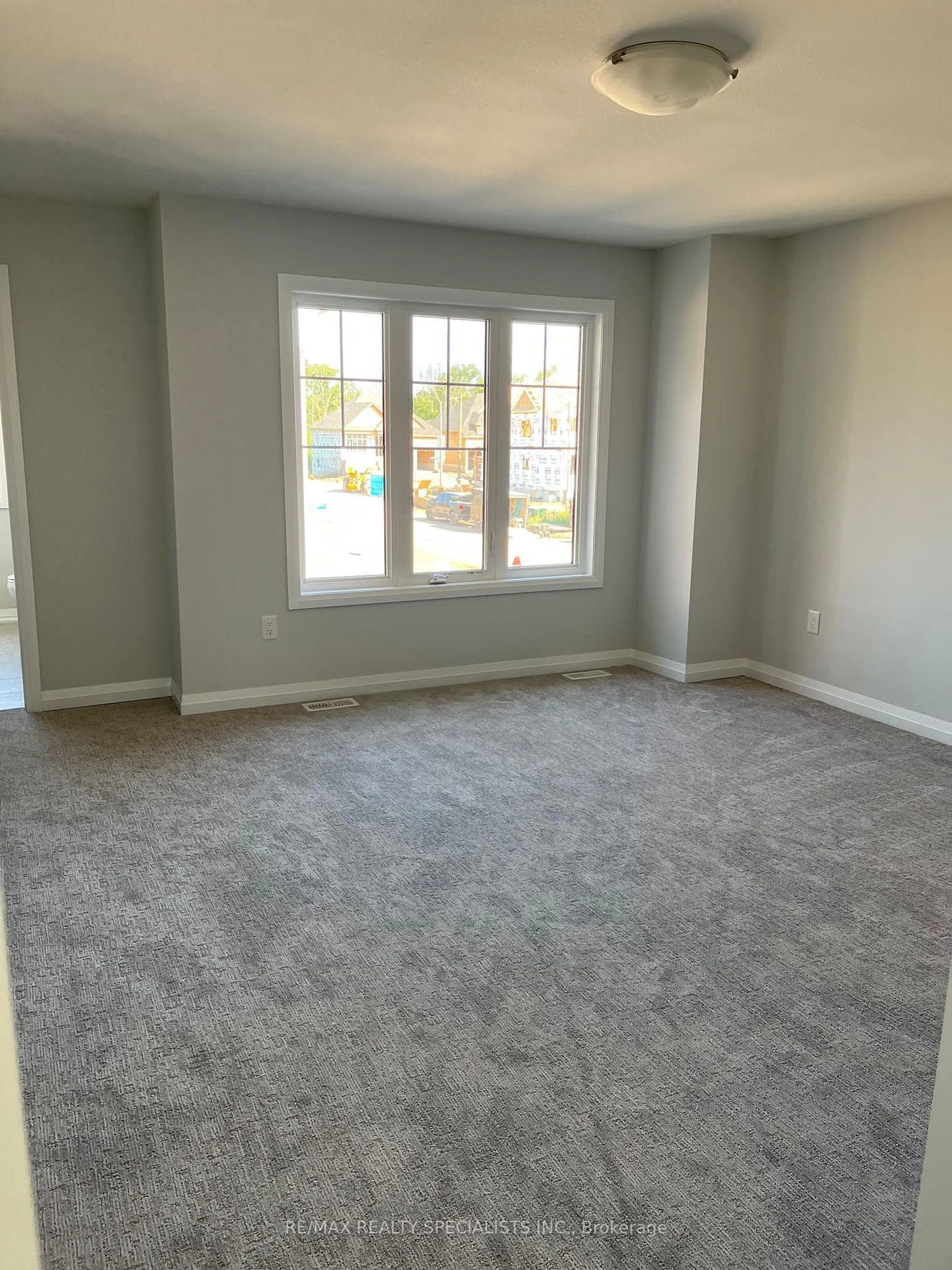 A pic of a room, carpet floors for 9297 GRIFFON St, Niagara Falls Ontario L2G 3R6