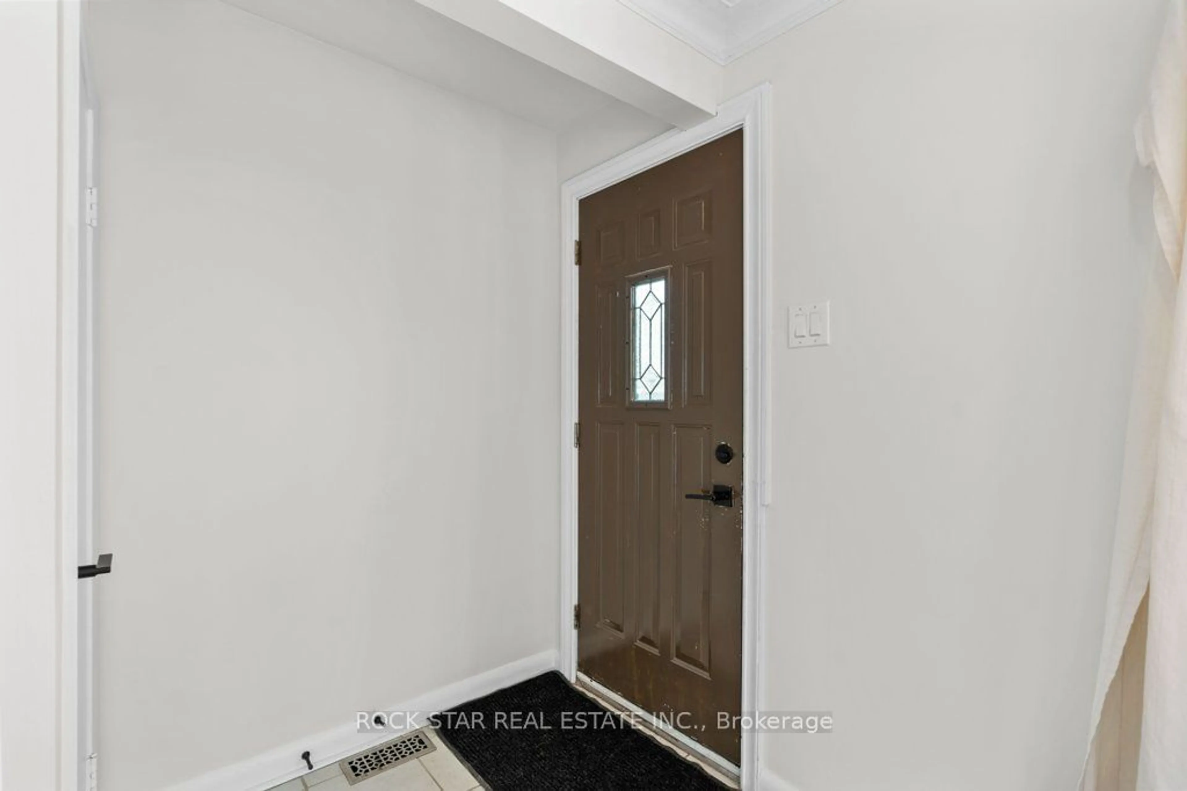 Indoor entryway, not visible floor for 149 Victor Blvd, Hamilton Ontario L9A 2V3