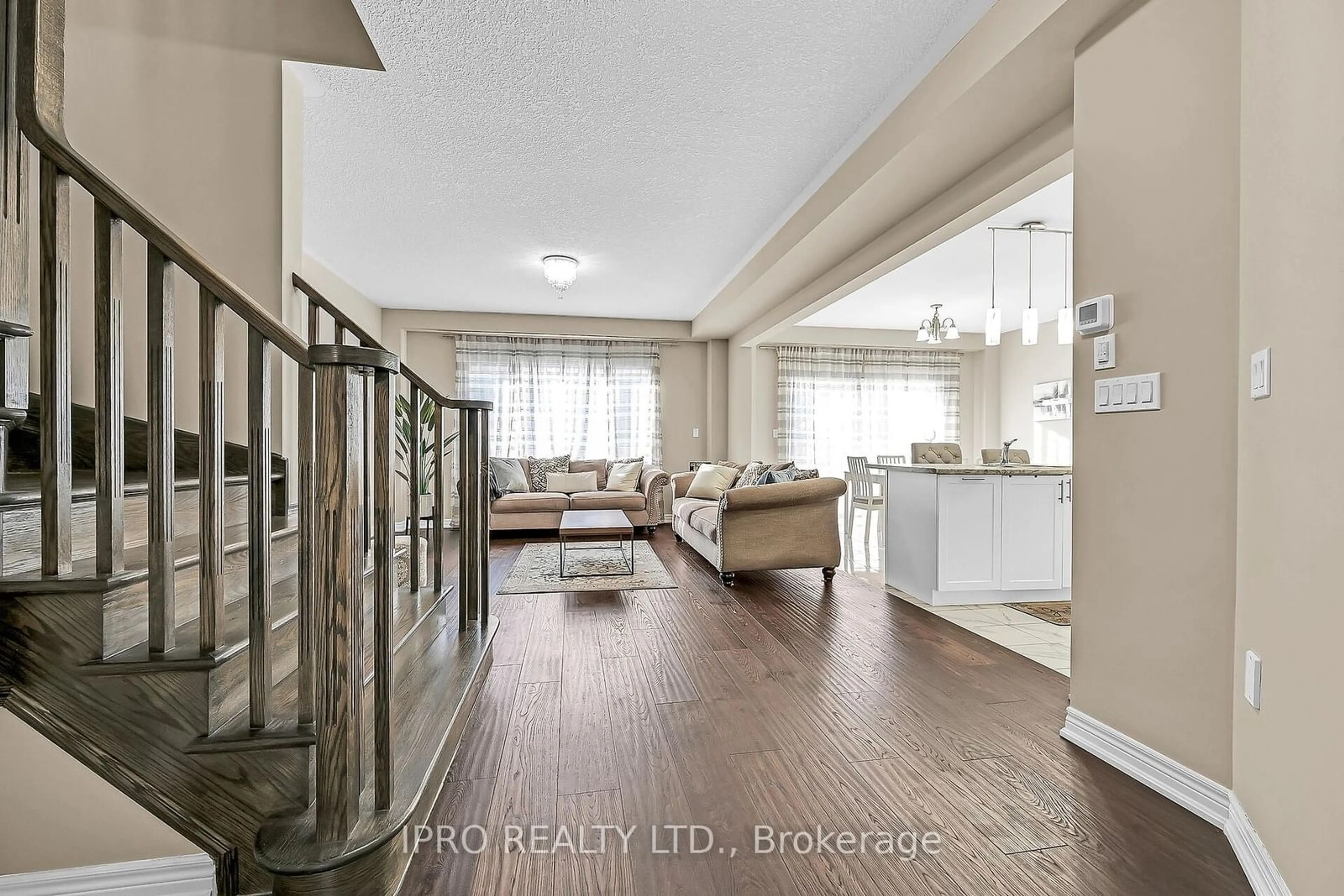 Indoor entryway, wood floors for 286 Dalgleish Tr, Hamilton Ontario L0R 1P0