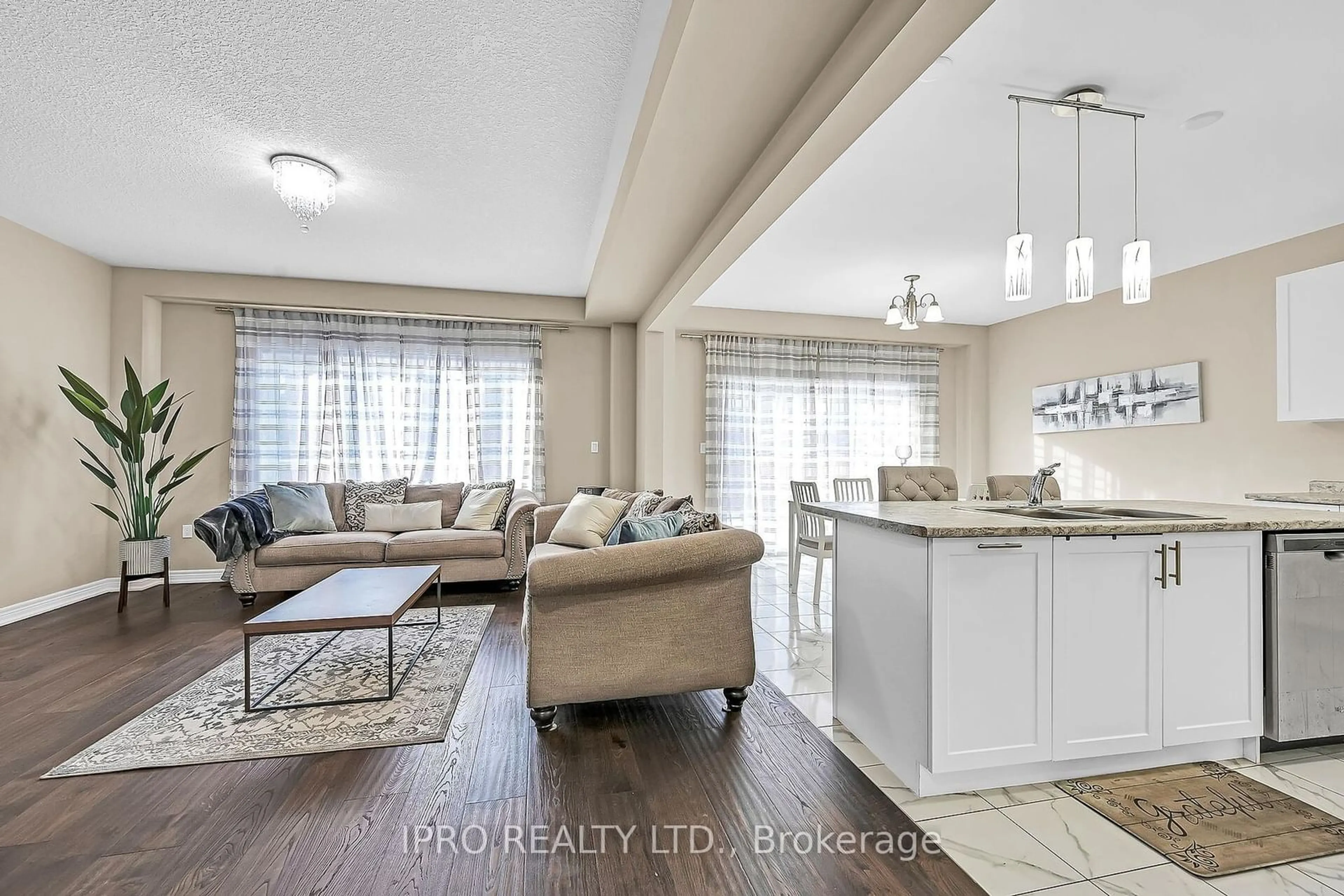 Open concept kitchen for 286 Dalgleish Tr, Hamilton Ontario L0R 1P0