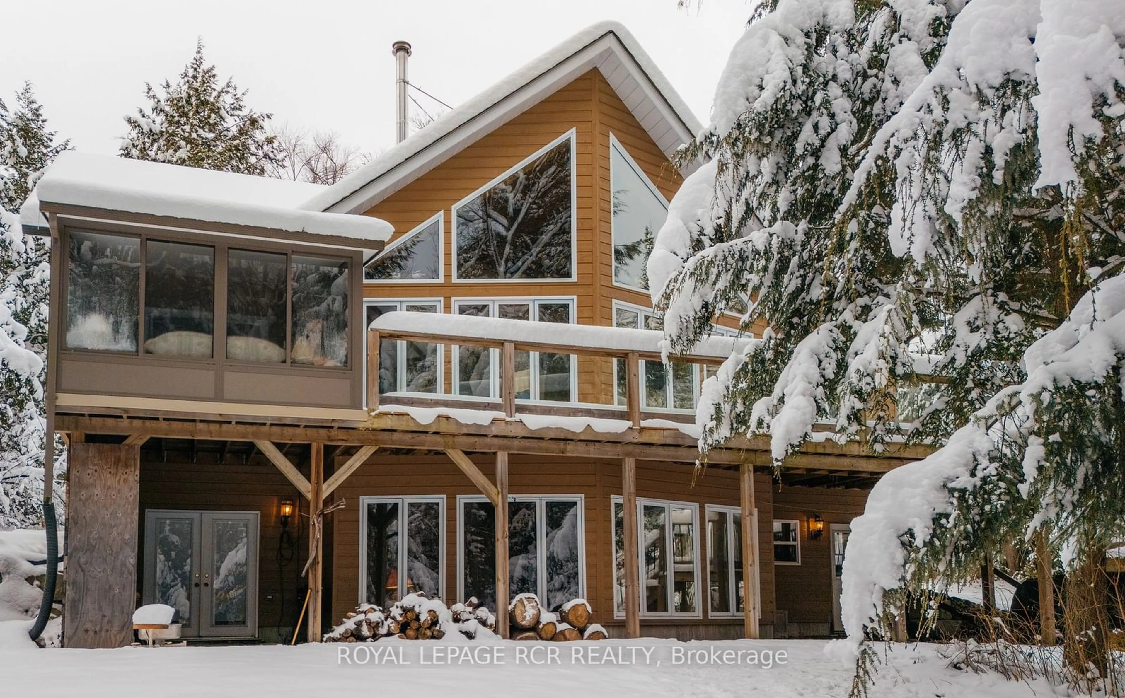 Frontside or backside of a home, cottage for 1208 Minnow Dr, Dysart et al Ontario K0M 1S0