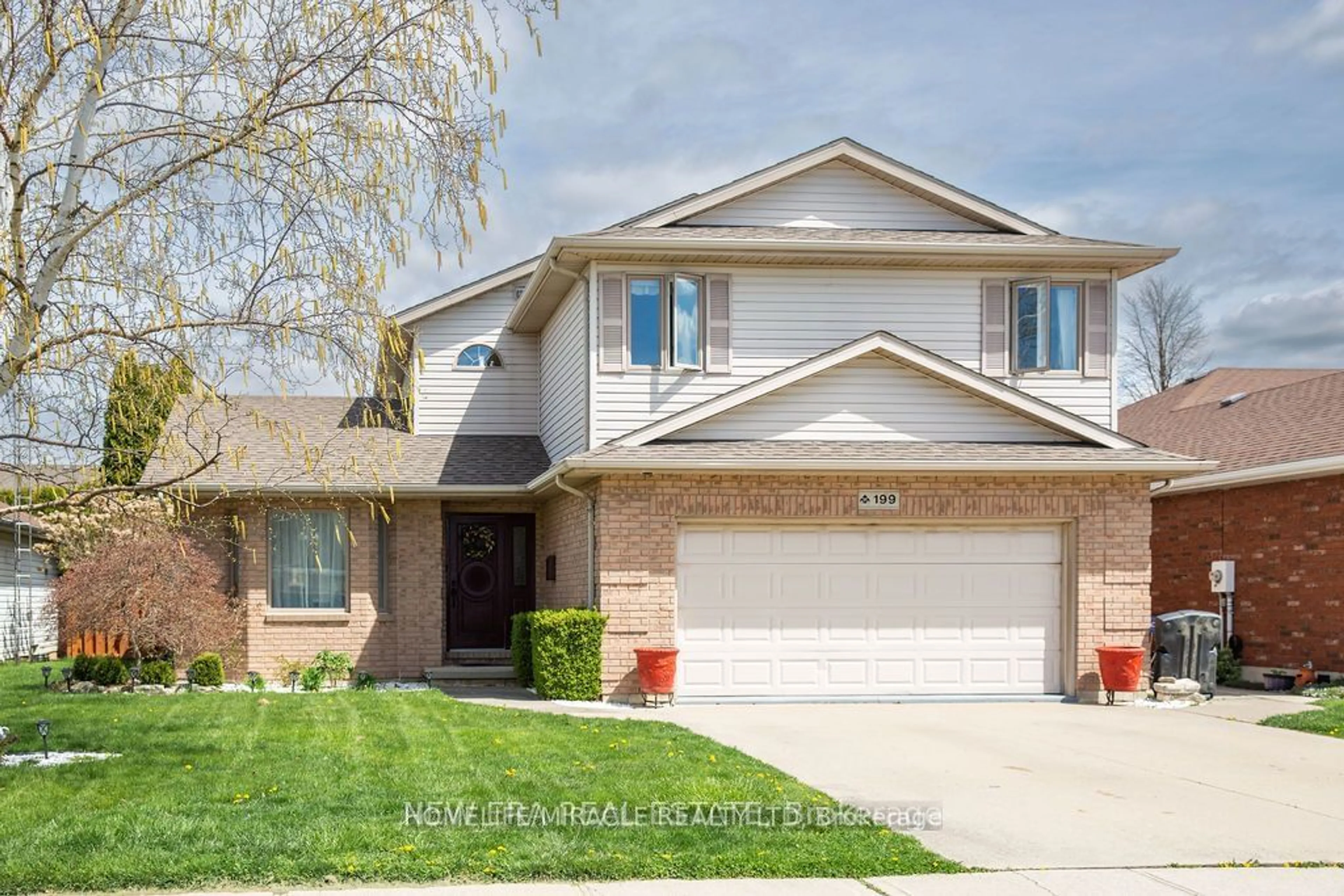 Frontside or backside of a home, the street view for 199 garden Path, Chatham-Kent Ontario N7L 5M2