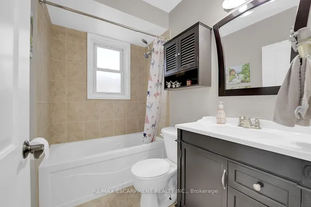 Additional property image - 124 EAST 43RD St