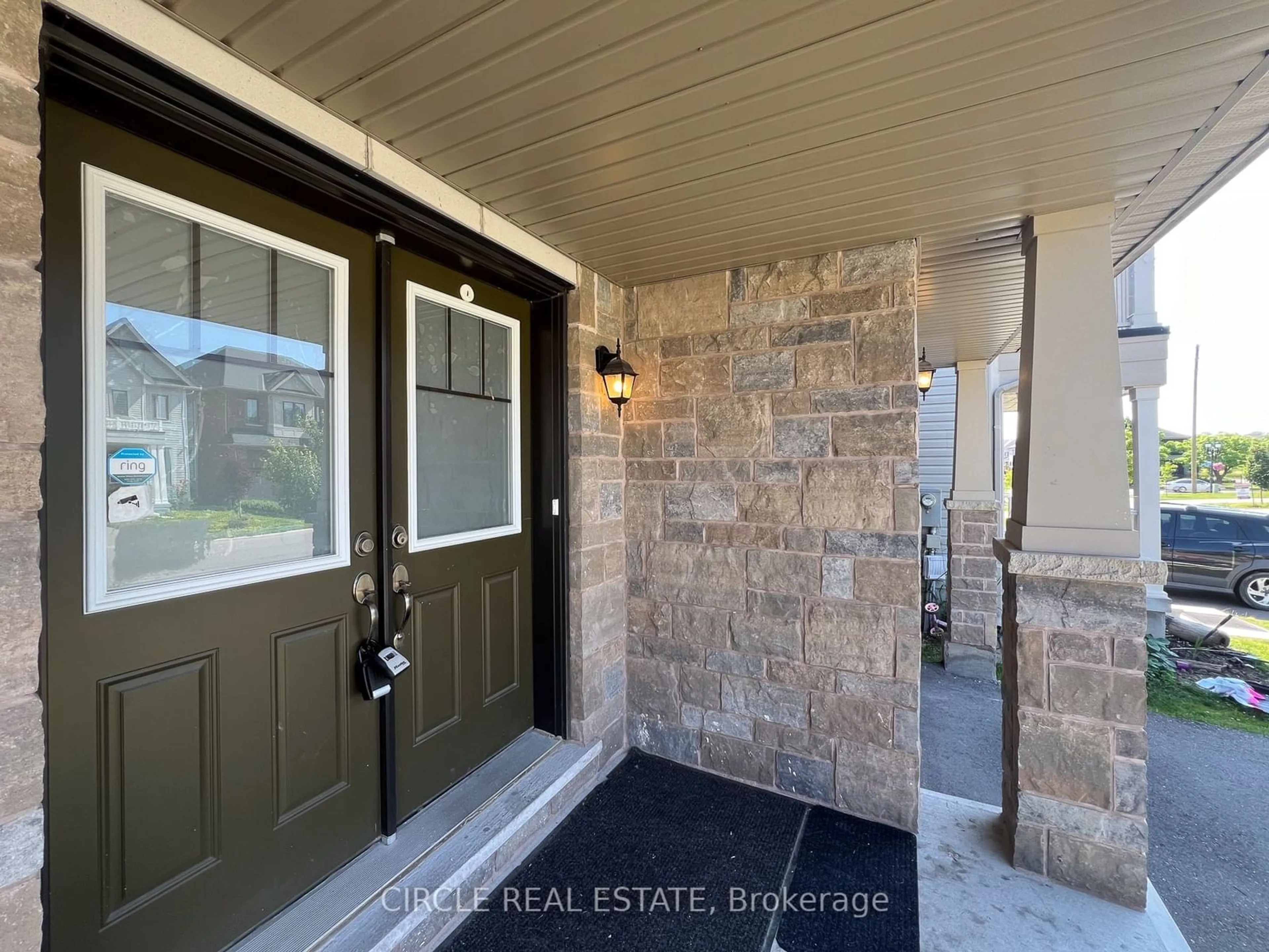 Indoor entryway, wood floors for 8150 Buckeye Cres, Niagara Falls Ontario L2H 2Y6