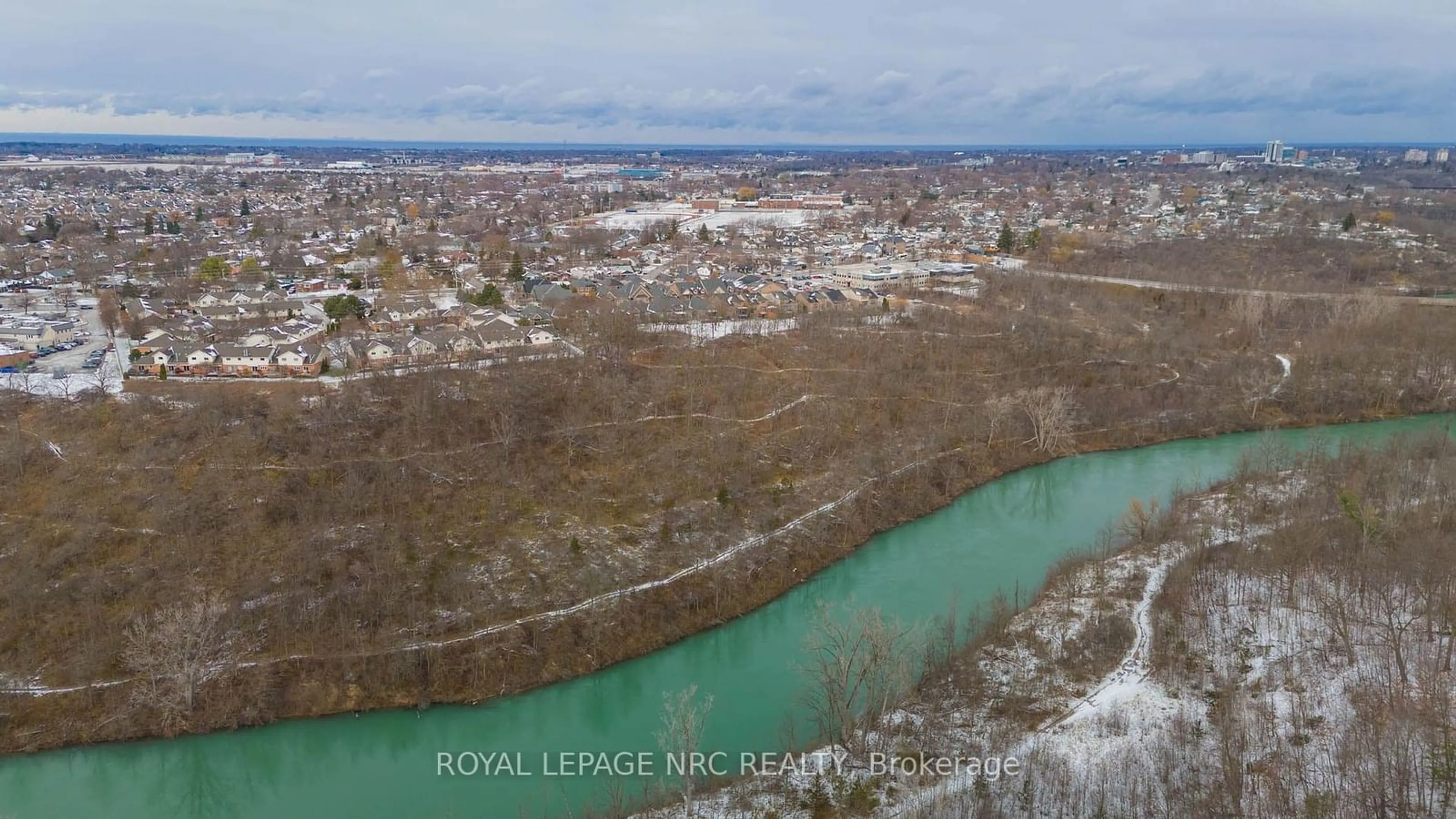 A pic from exterior of the house or condo, the view of lake or river for 275 Pelham Rd #2, St. Catharines Ontario L2S 3B9