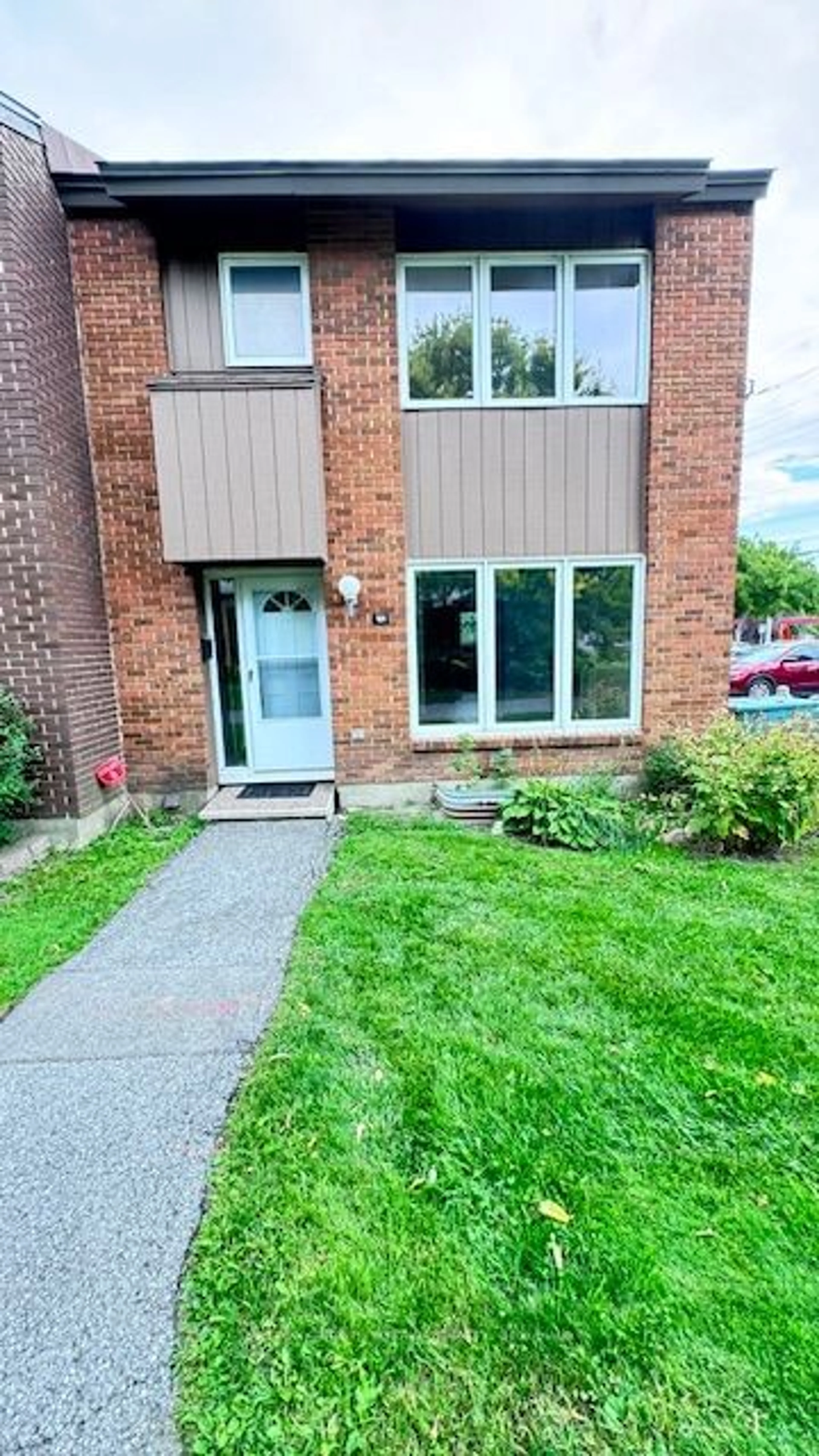 A pic from exterior of the house or condo, the street view for 2111 Montreal Rd #191, Beacon Hill North - South and Area Ontario K1J 8M8