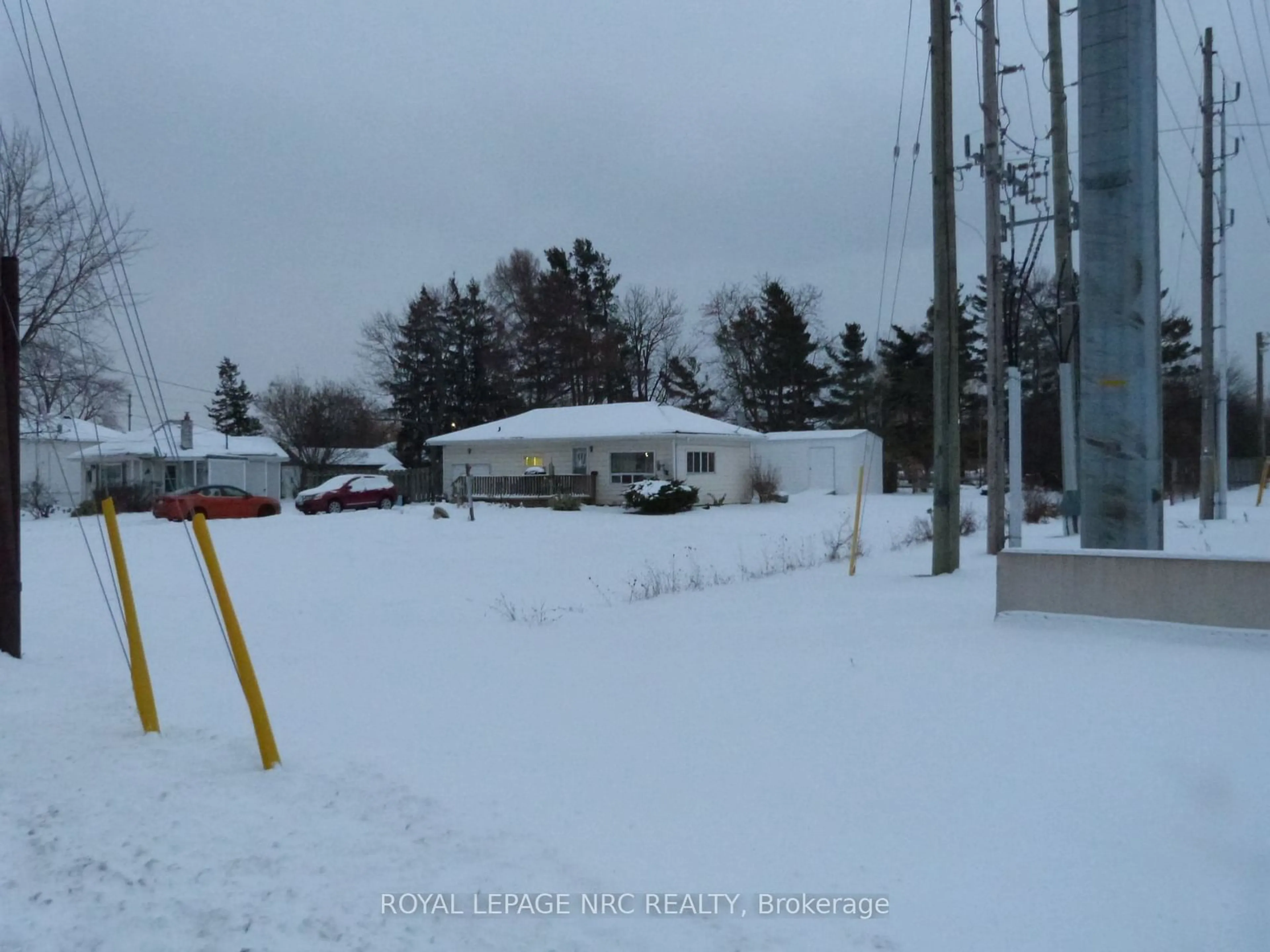 Frontside or backside of a home, the street view for 699 Gilmore Rd, Fort Erie Ontario L2A 5M4