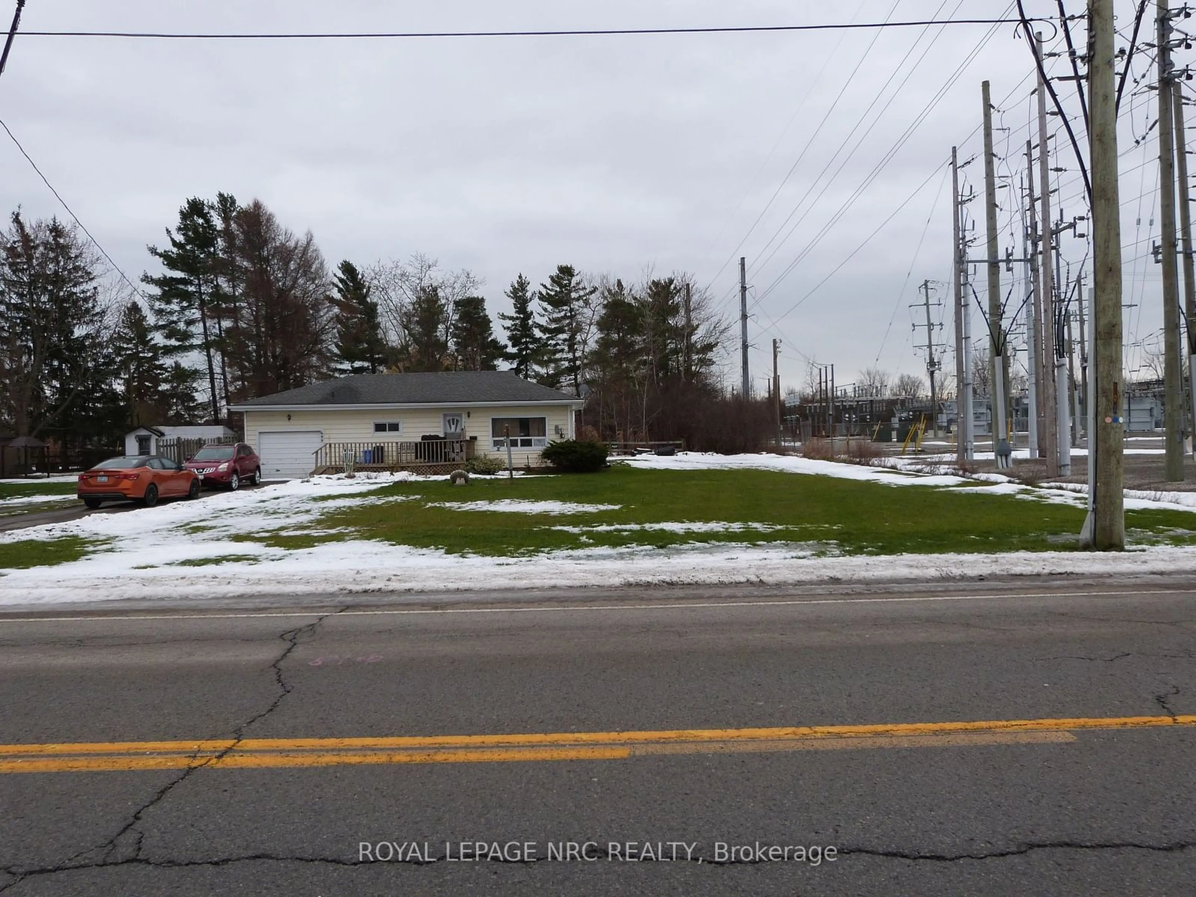 Frontside or backside of a home, the street view for 699 Gilmore Rd, Fort Erie Ontario L2A 5M4