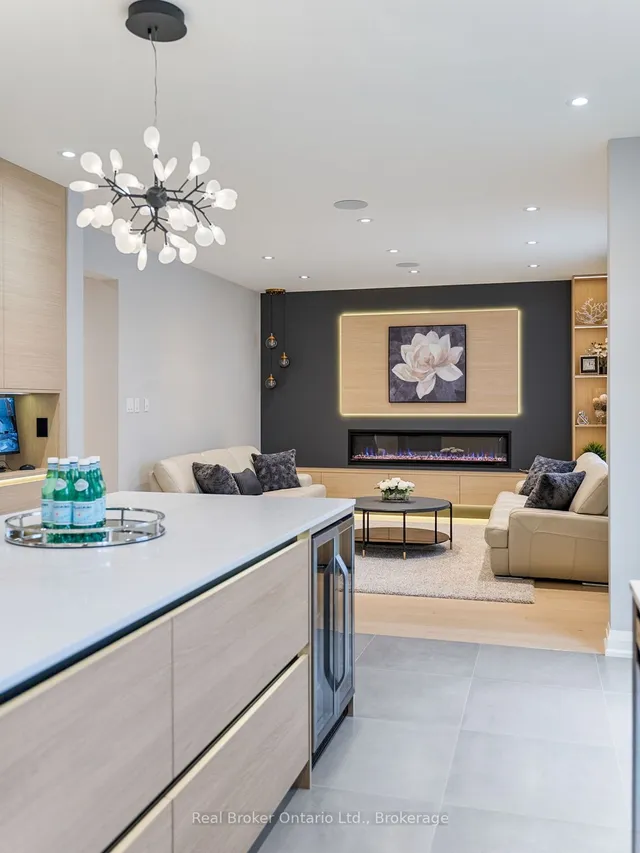 Additional property image - 395 Klein Circ