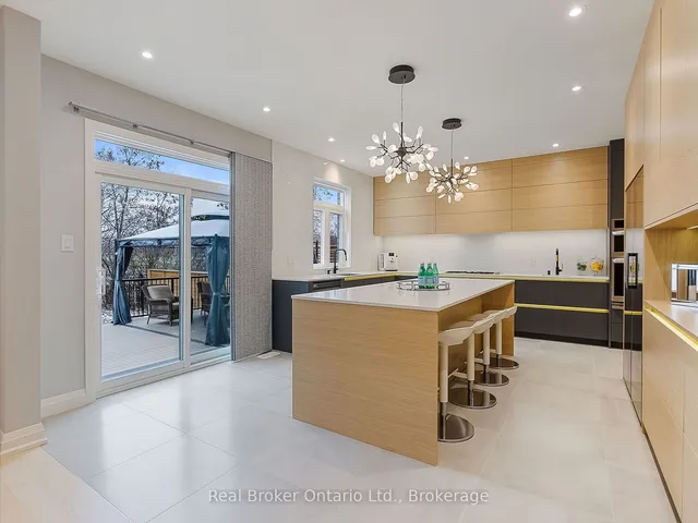 Additional property image - 395 Klein Circ