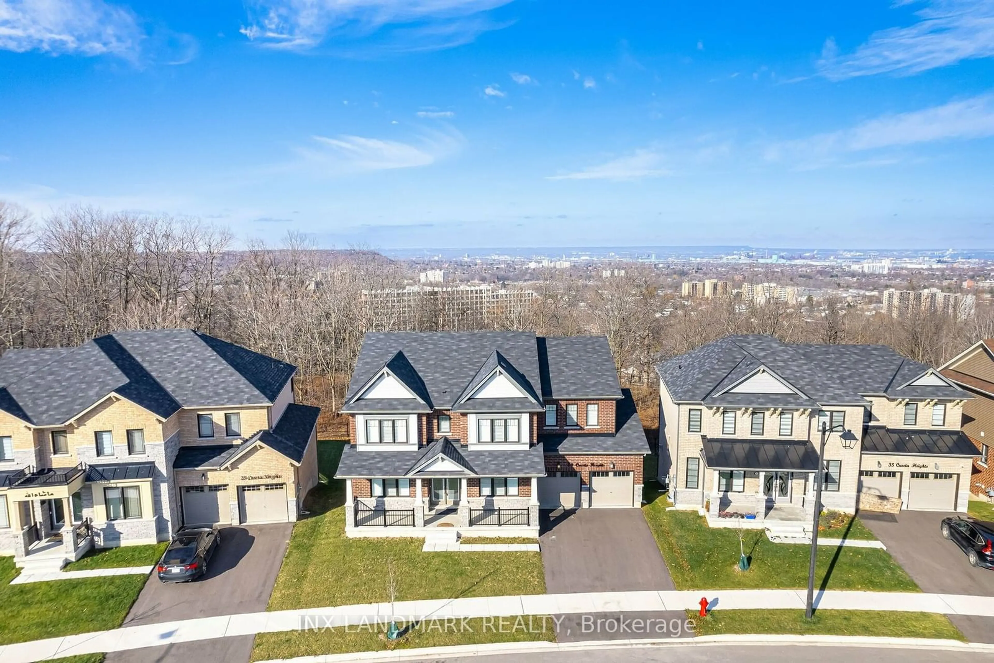 A pic from exterior of the house or condo, the street view for 29 Cuesta Hts, Hamilton Ontario L8J 0M3