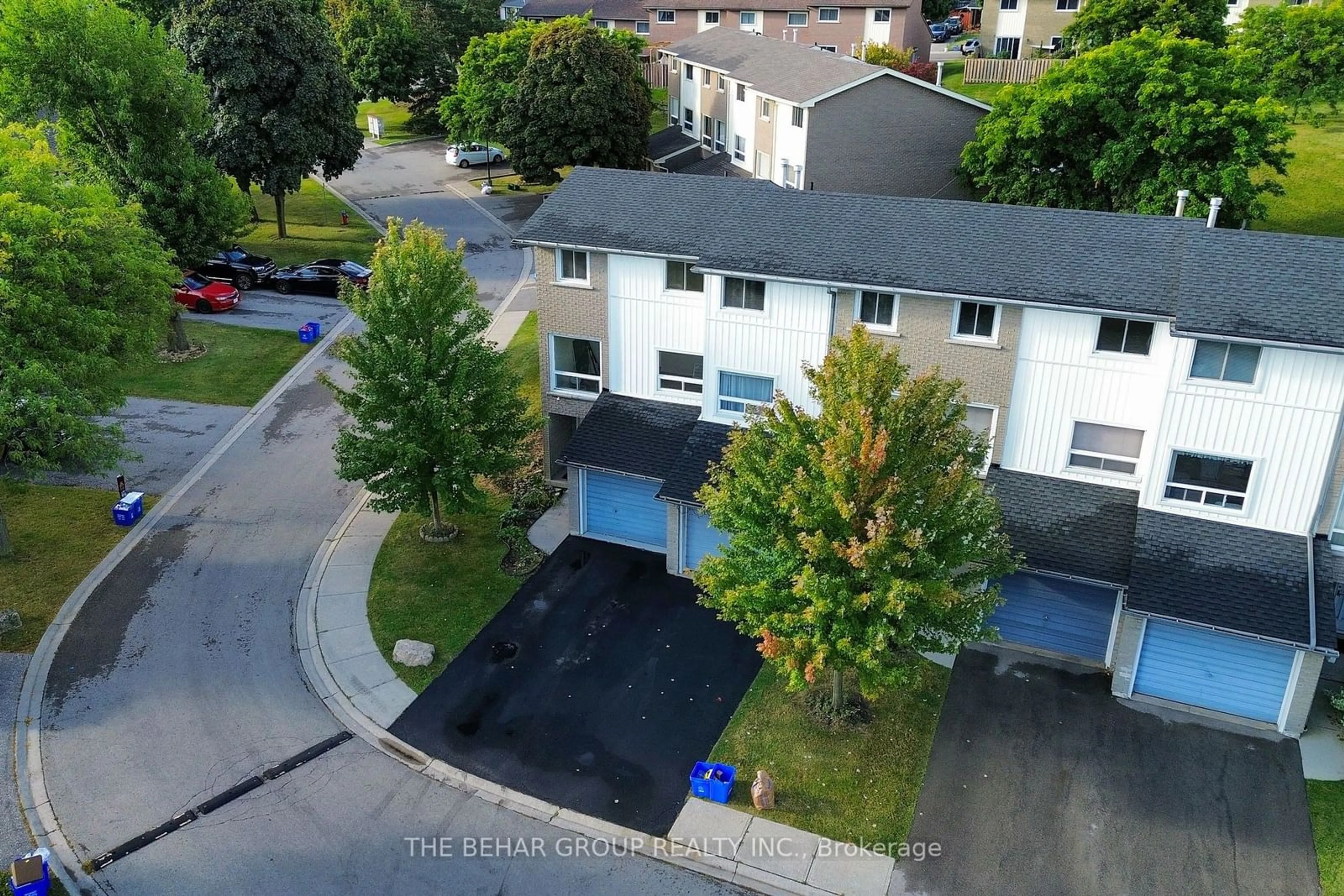 Frontside or backside of a home, the street view for 11 Queenslea Dr #149, Hamilton Ontario L8W 1T7