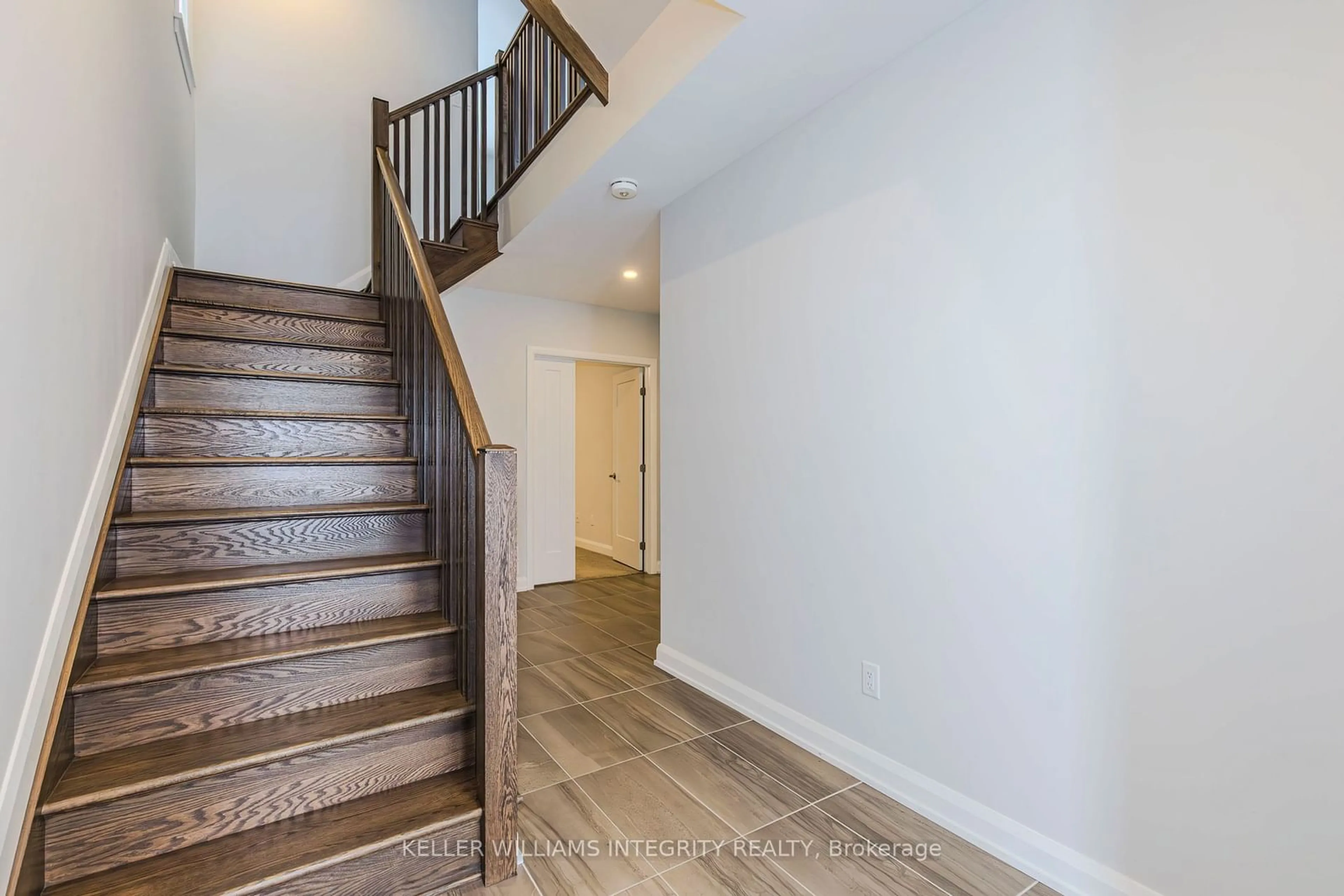 Stairs for 143 Boundstone Way, Kanata Ontario K2T 0M4