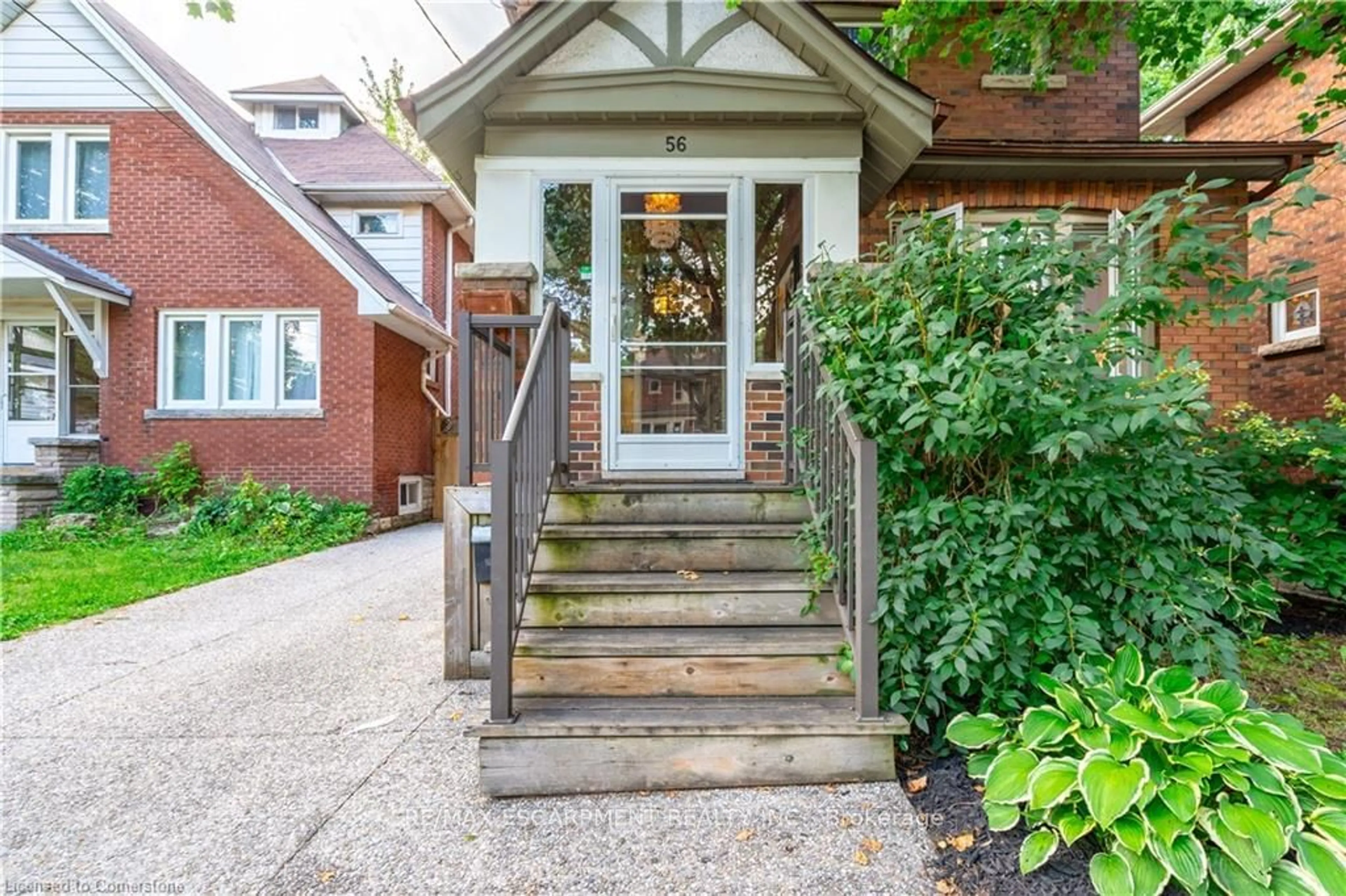 Indoor entryway, wood floors for 56 Newton Ave, Hamilton Ontario L8S 1V9