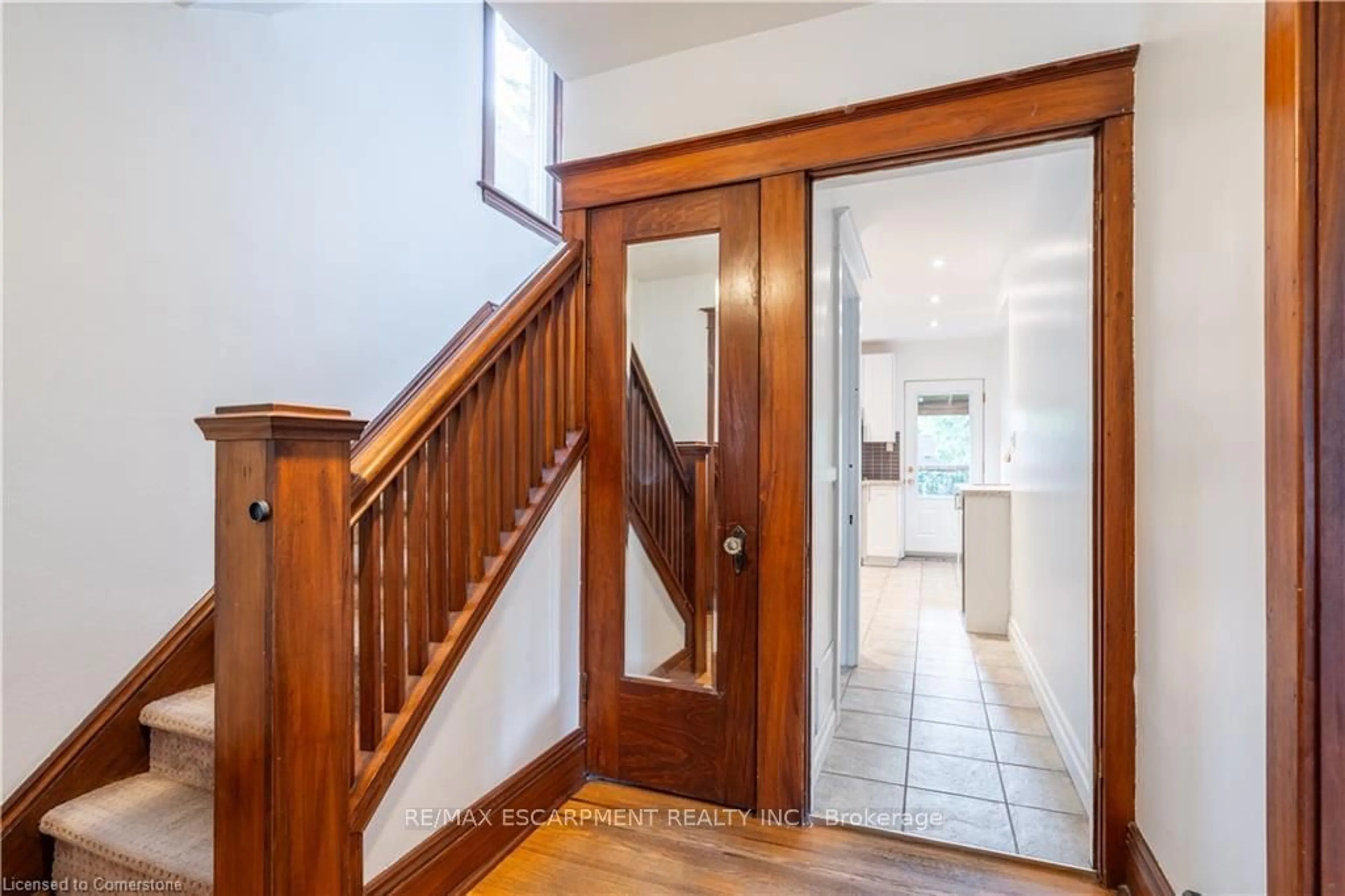 Indoor entryway, wood floors for 56 Newton Ave, Hamilton Ontario L8S 1V9