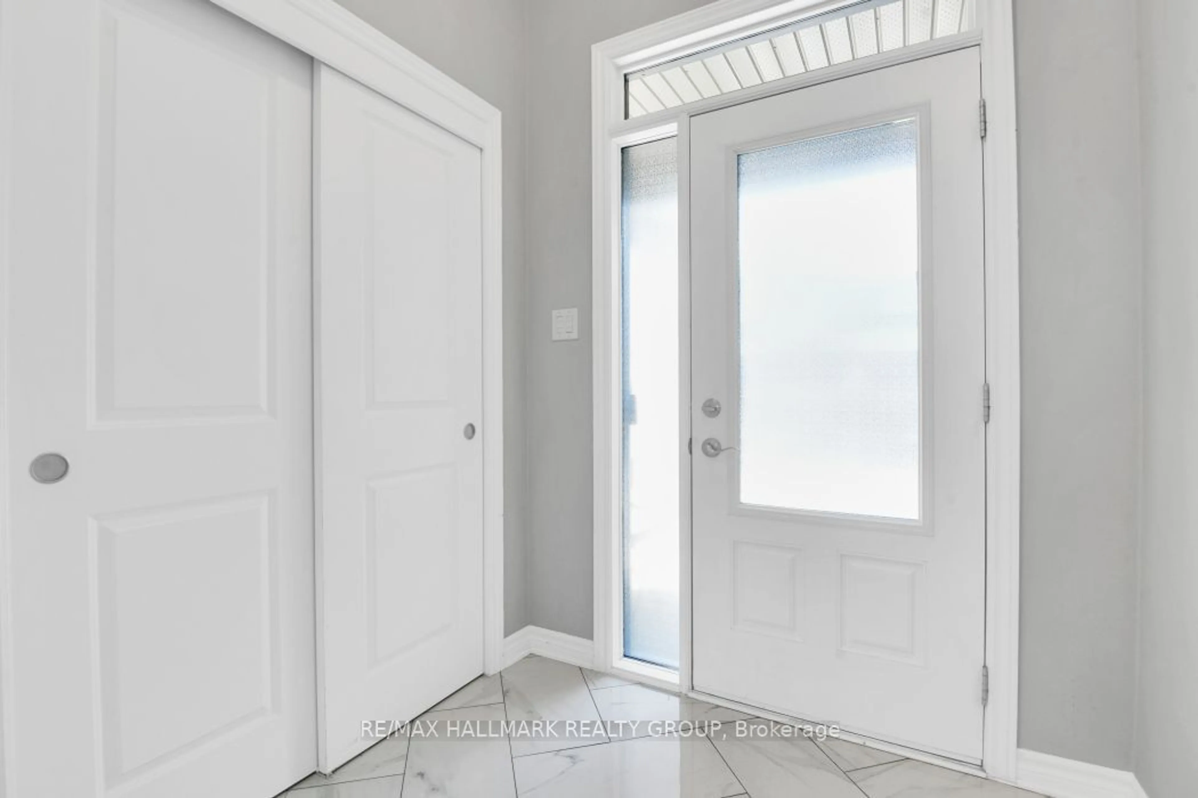 Indoor entryway, not visible floor for 406 ALLEE PREMIERE Lane, Clarence-Rockland Ontario K4M 0M7