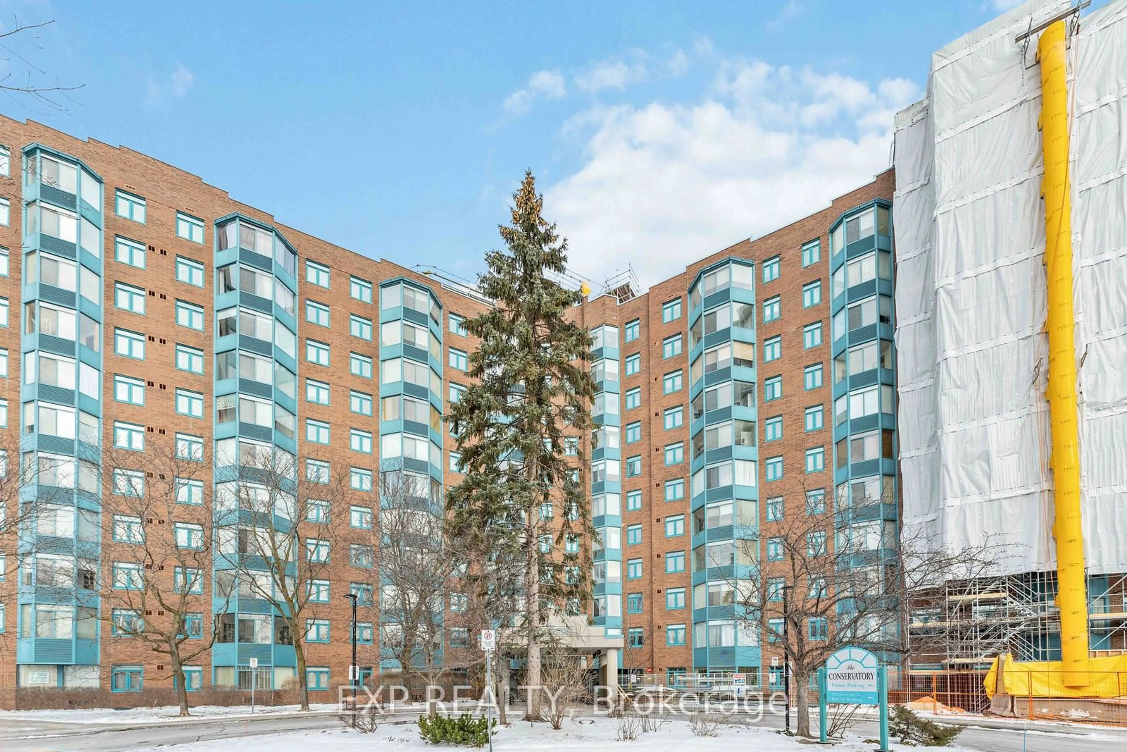 A pic from exterior of the house or condo, the front or back of building for 1025 Grenon Ave #1025, Britannia Heights - Queensway Terrace N and Area Ontario K2B 8S5