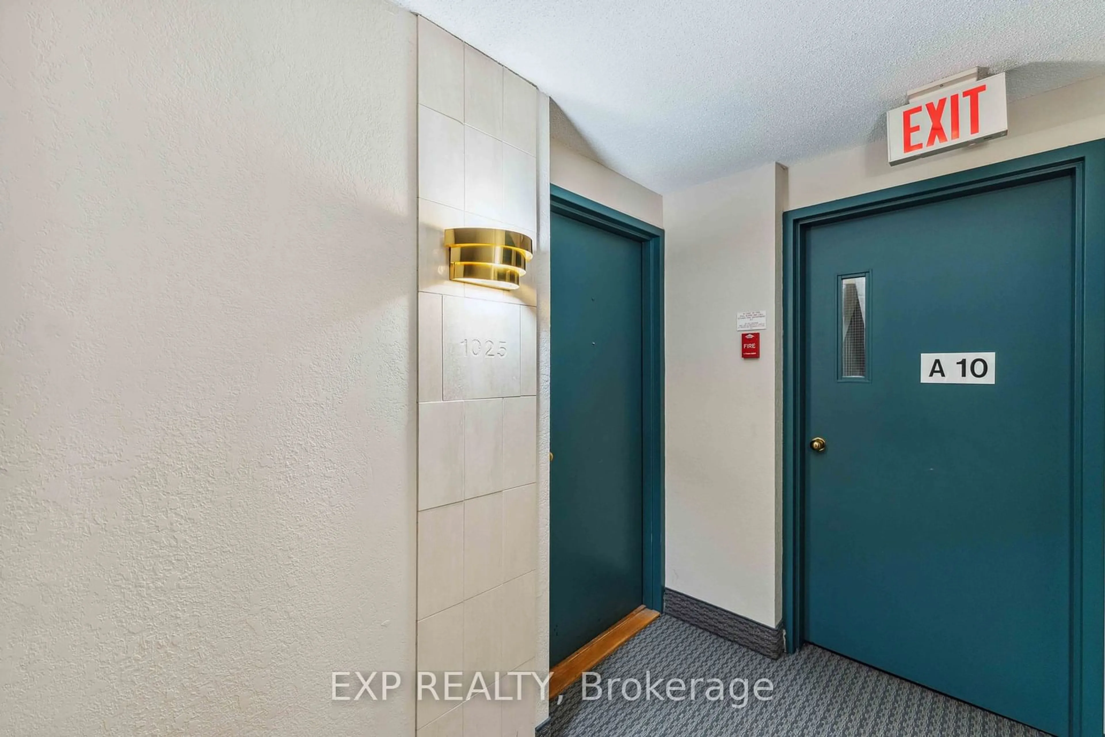 Indoor foyer, unknown floor for 1025 Grenon Ave #1025, Britannia Heights - Queensway Terrace N and Area Ontario K2B 8S5