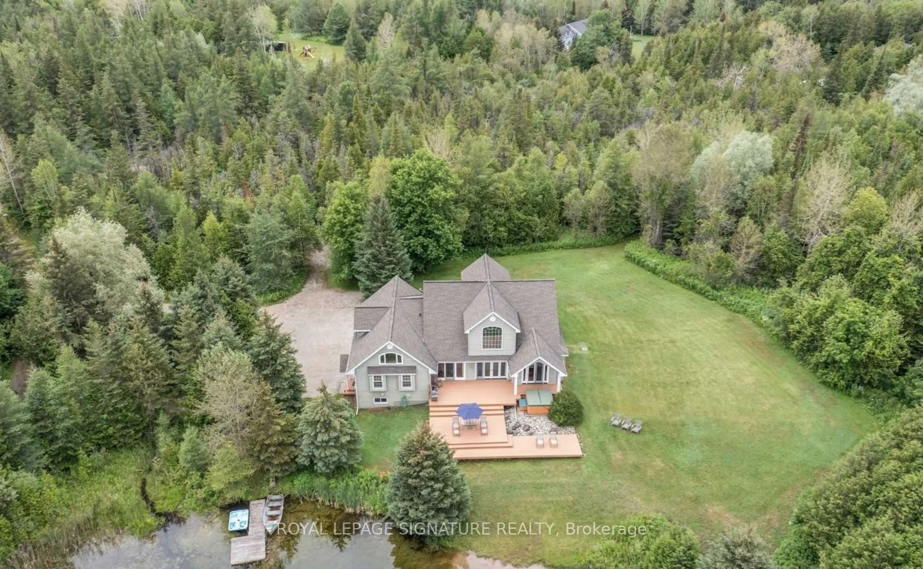 A pic from outside/outdoor area/front of a property/back of a property/a pic from drone, unknown for 5359 Eighth Line, Erin Ontario N0B 1T0