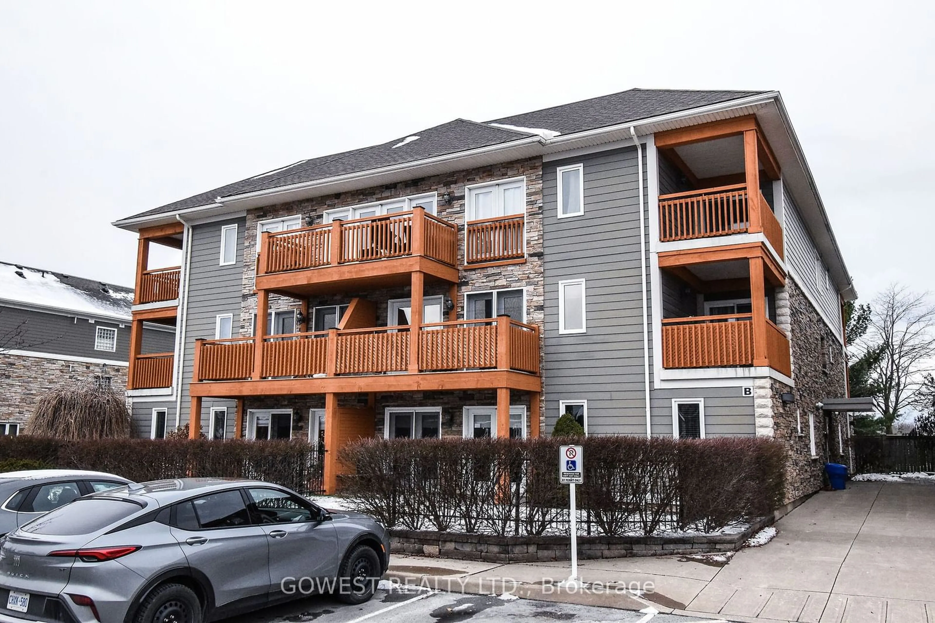 A pic from exterior of the house or condo, the front or back of building for 678 Line 2 Rd #106, Niagara-on-the-Lake Ontario L0S 1T0