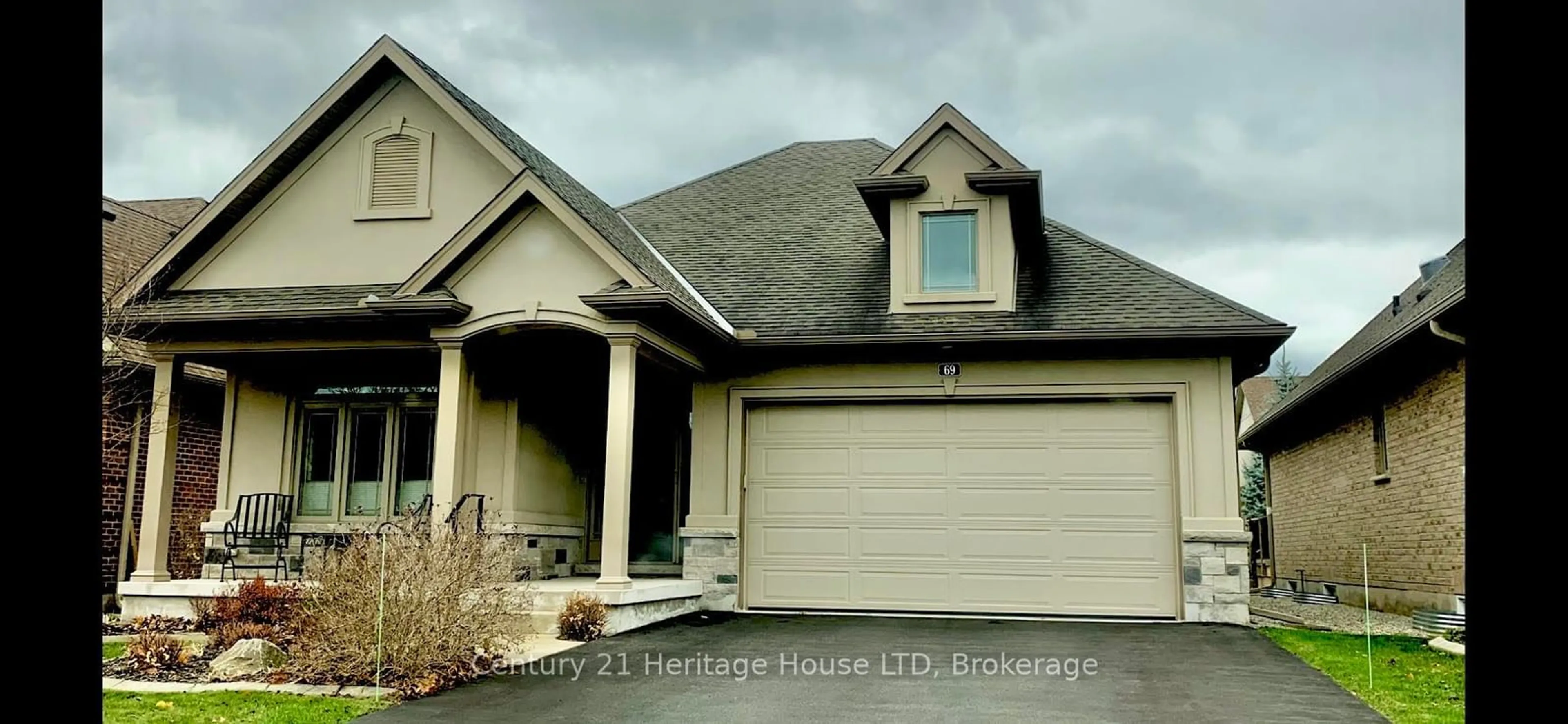 Frontside or backside of a home, the street view for 69 Turnberry Tr, Welland Ontario L3B 0B7