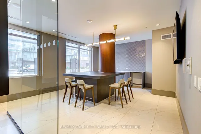 Additional property image - 55 Duke St Unit 1701