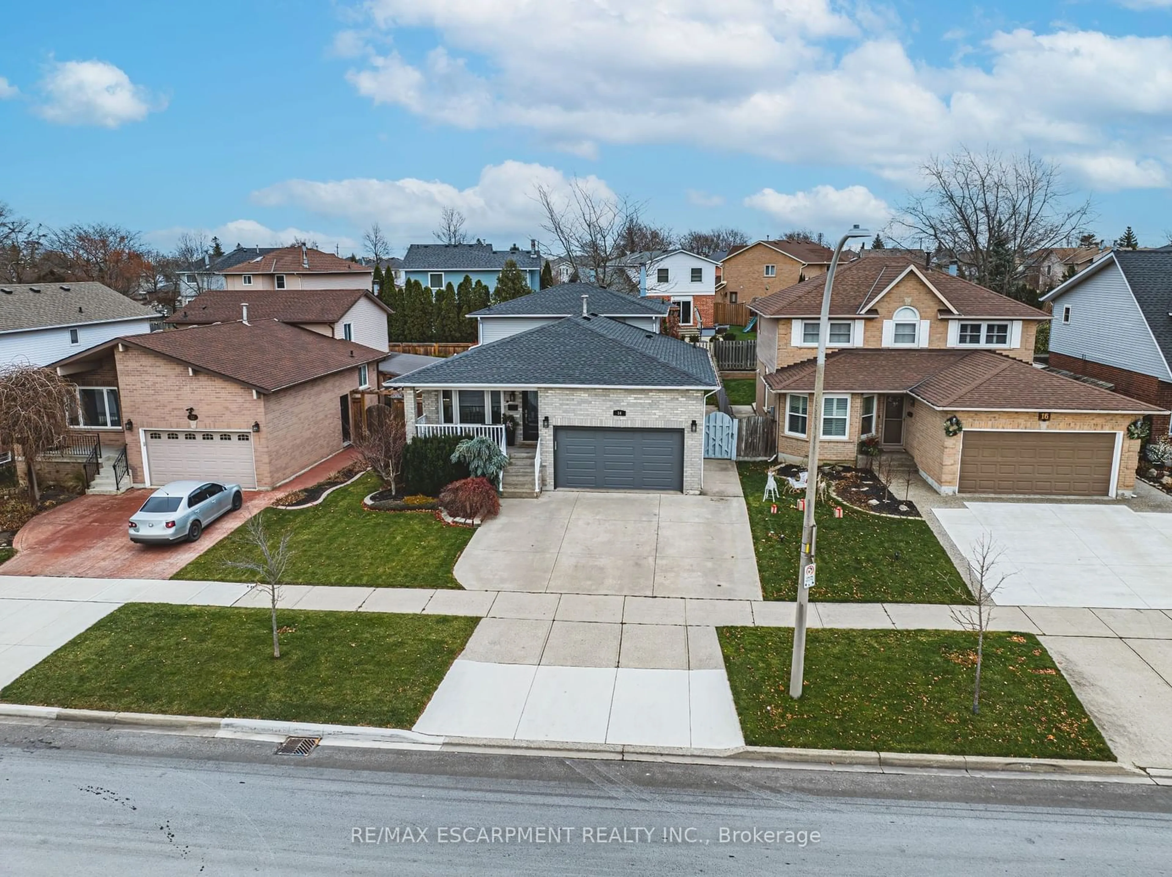 Frontside or backside of a home, the street view for 14 Gatestone Dr, Hamilton Ontario L8J 2N9