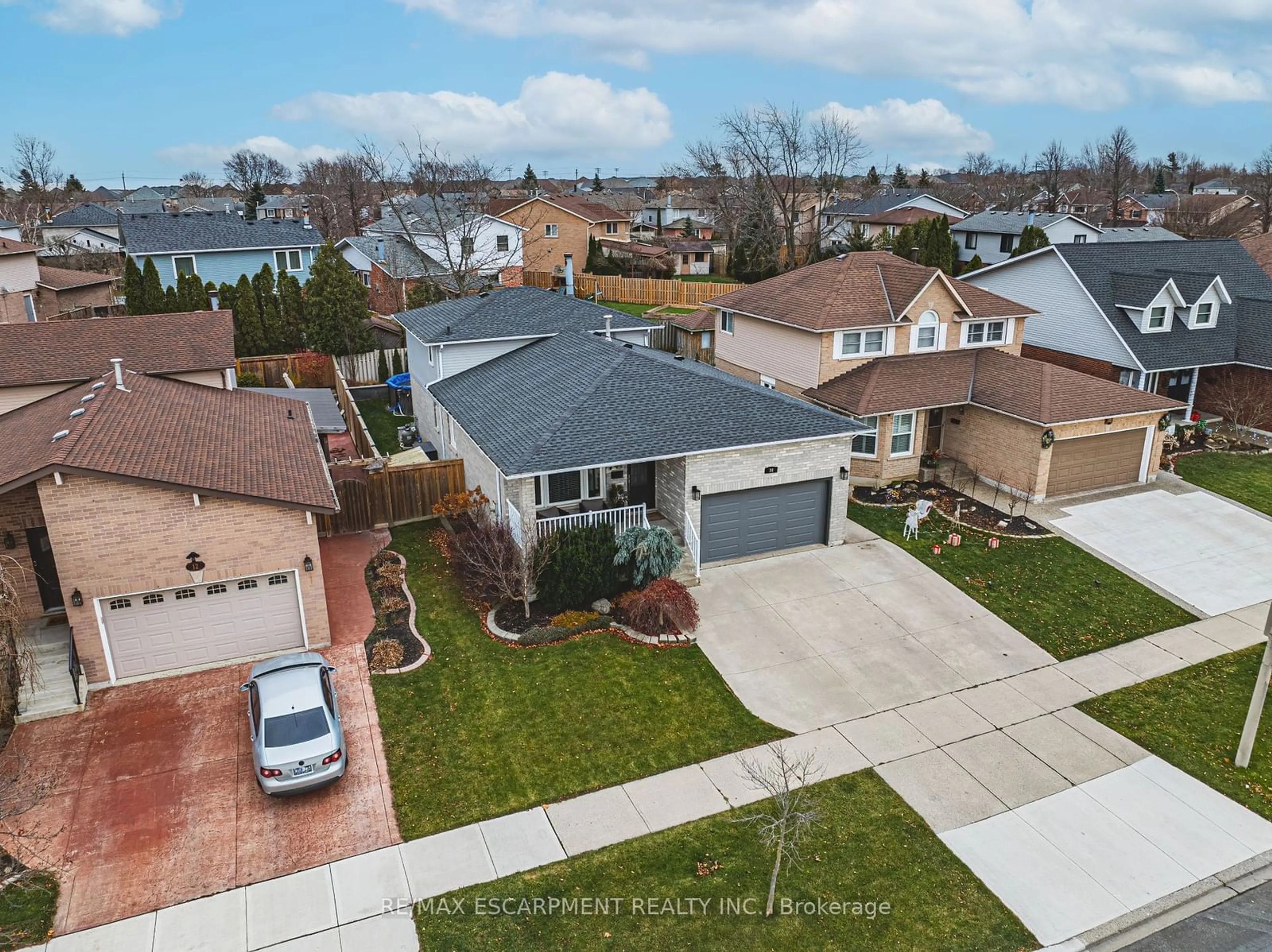 Frontside or backside of a home, the street view for 14 Gatestone Dr, Hamilton Ontario L8J 2N9