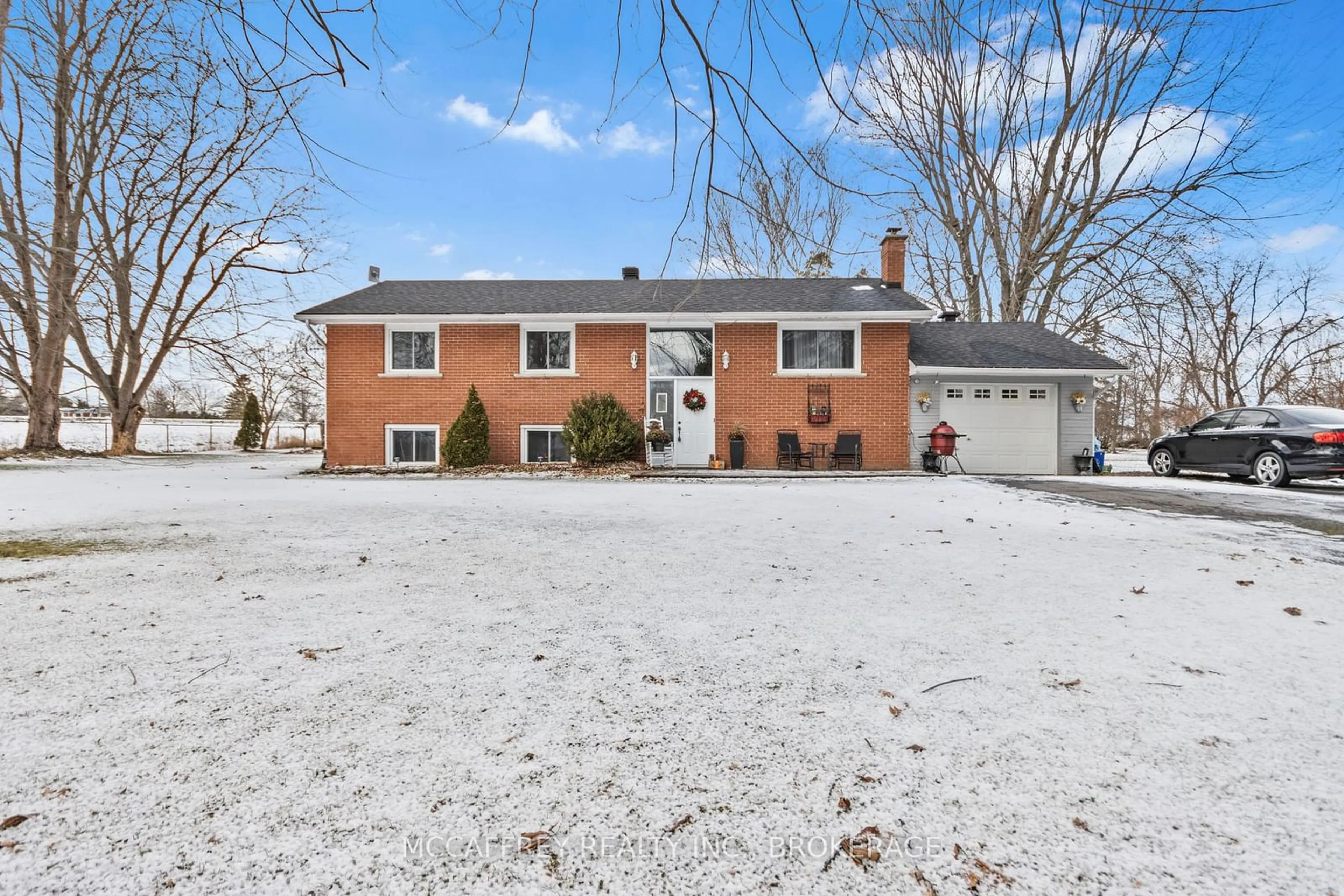 Frontside or backside of a home, cottage for 102 WRIGHT Pl, Greater Napanee Ontario K0H 1G0