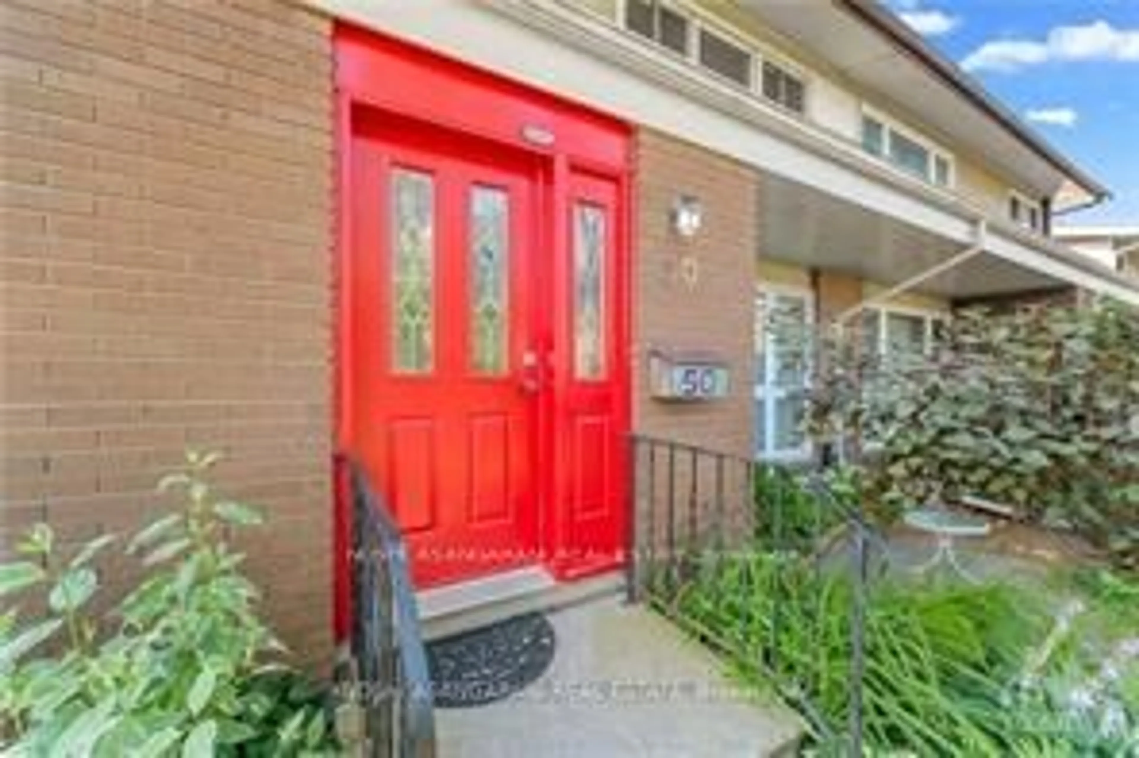 Indoor entryway, wood floors for 50 Newbury Ave, Cityview - Parkwoods Hills - Rideau Shore Ontario K2E 6K8