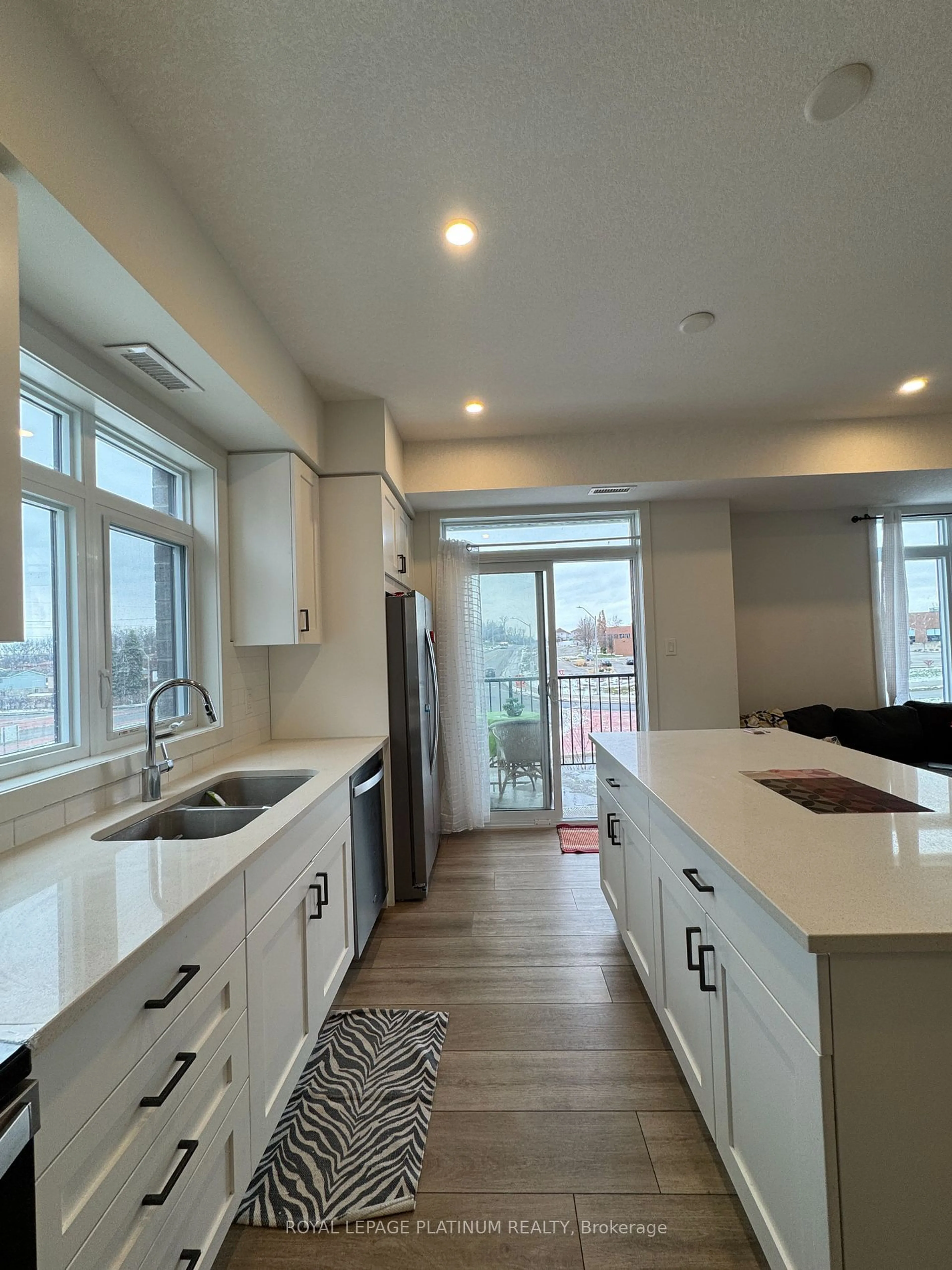 Open concept kitchen for 405 MYERS Rd #24, Cambridge Ontario N1R 6X7