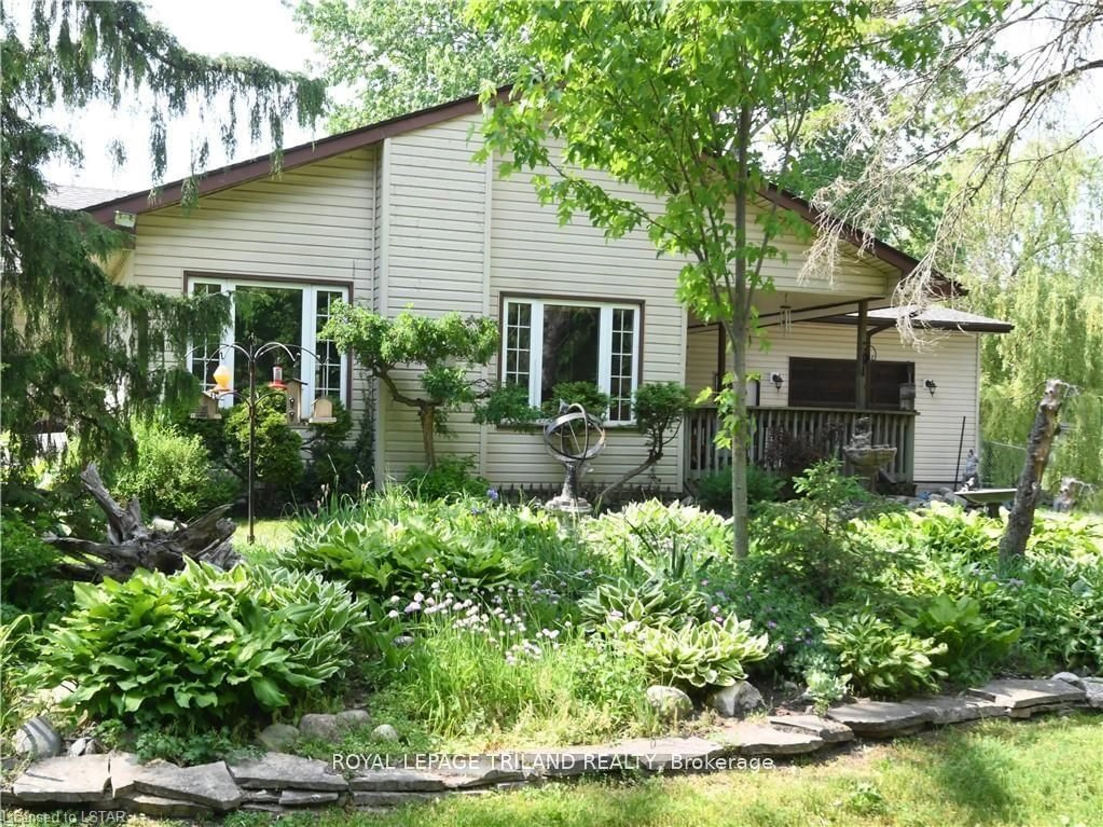 Frontside or backside of a home, cottage for 9078 Century Dr, Strathroy-Caradoc Ontario N0L 1W0