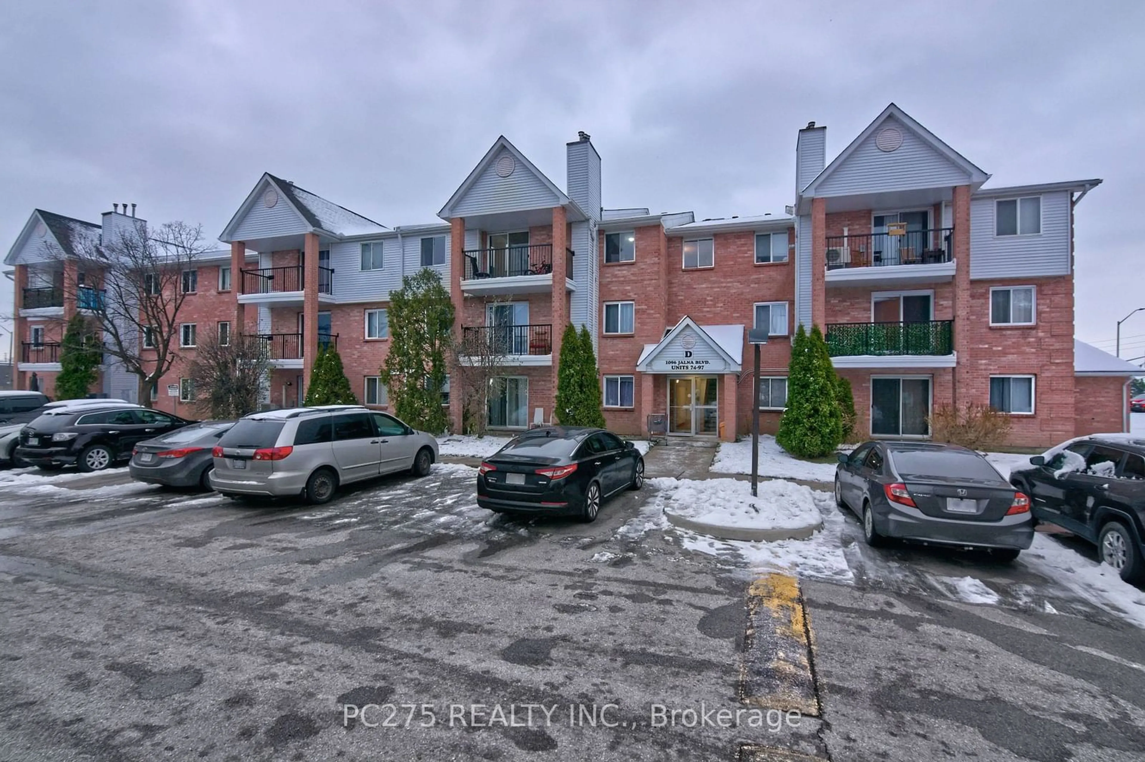 A pic from exterior of the house or condo, the street view for 1096 Jalna Blvd #86, London Ontario N6E 3B8