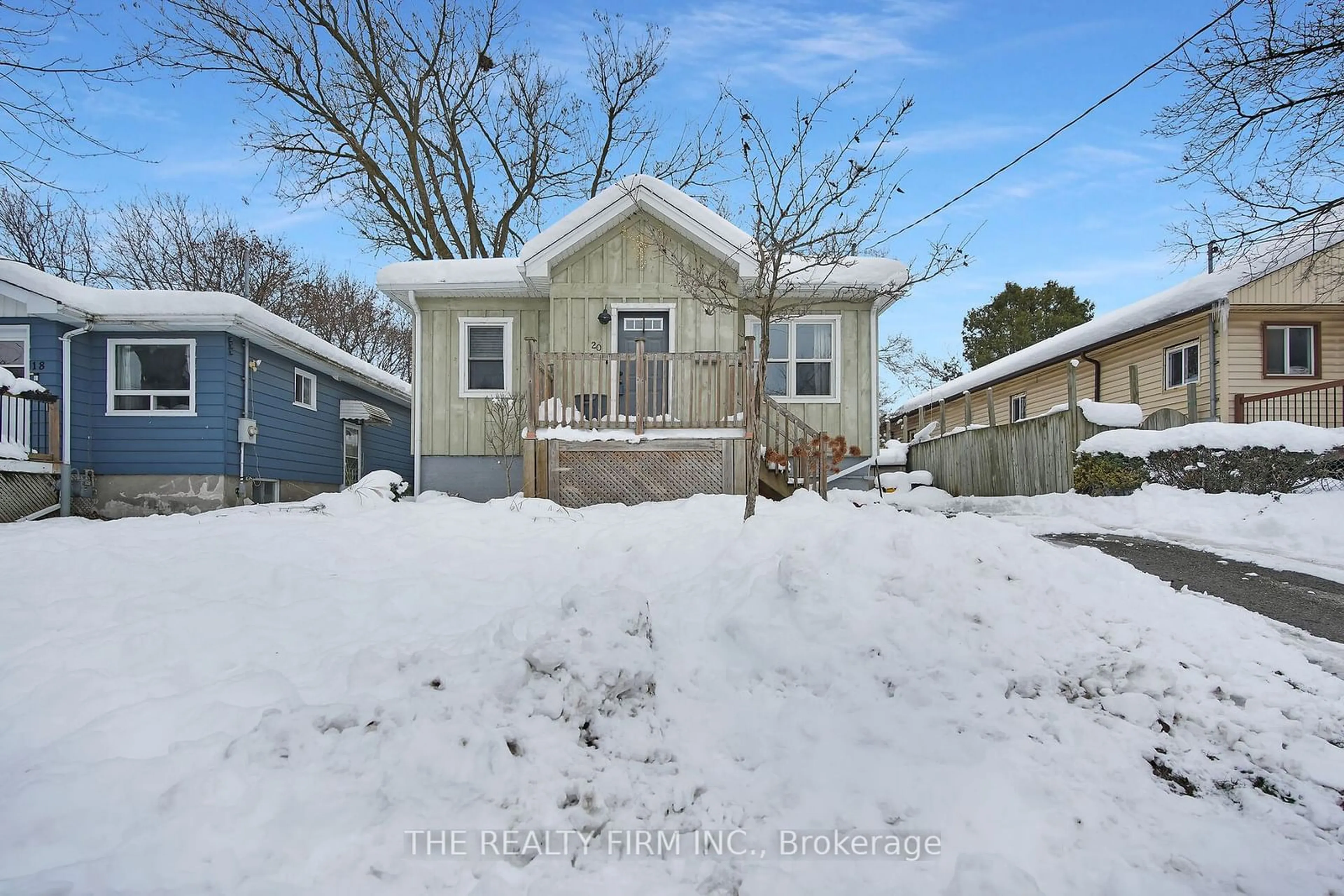 Frontside or backside of a home, cottage for 20 Connaught Ave, London Ontario N5Y 3A3